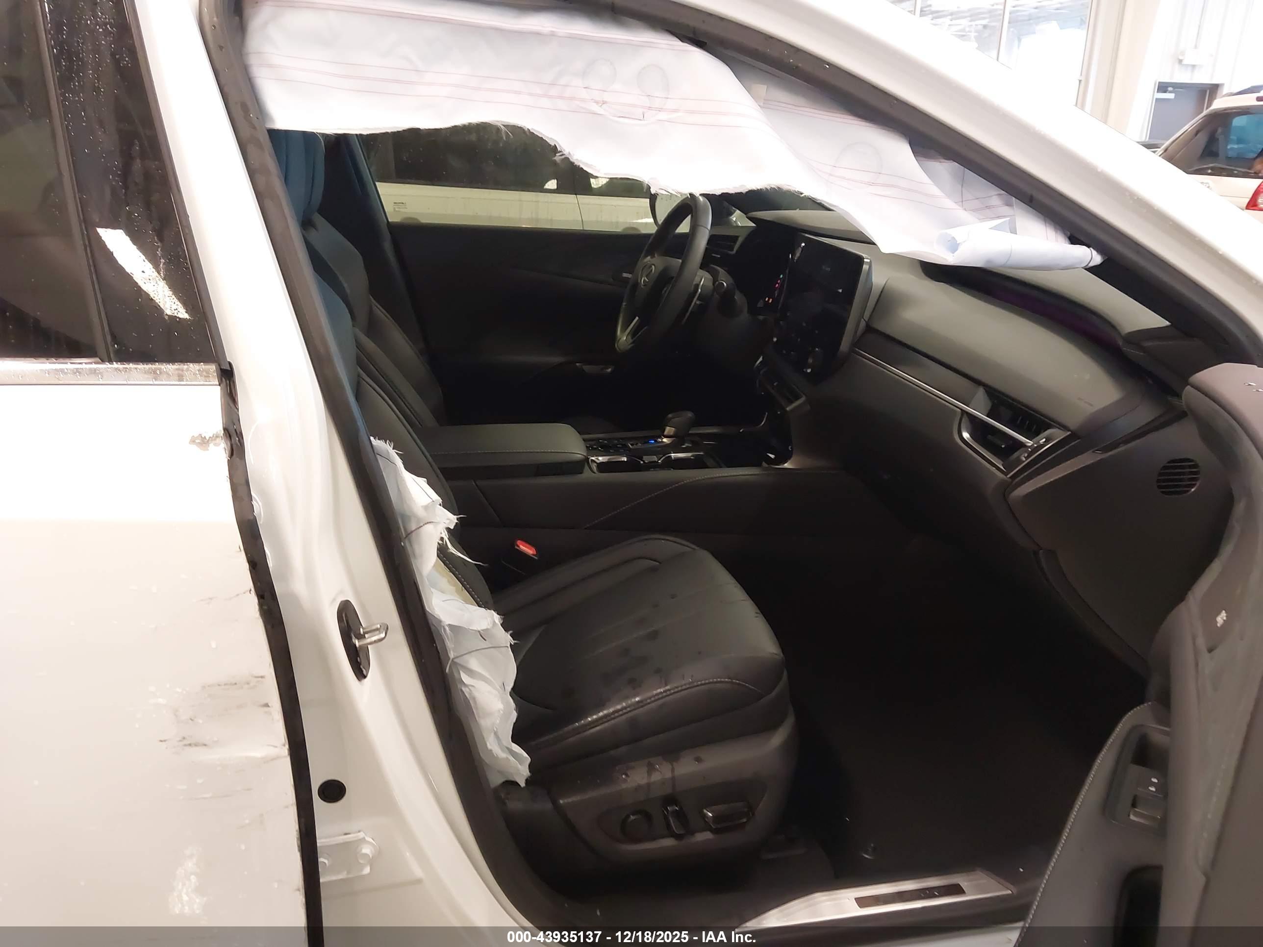 LEXUS RX image 5