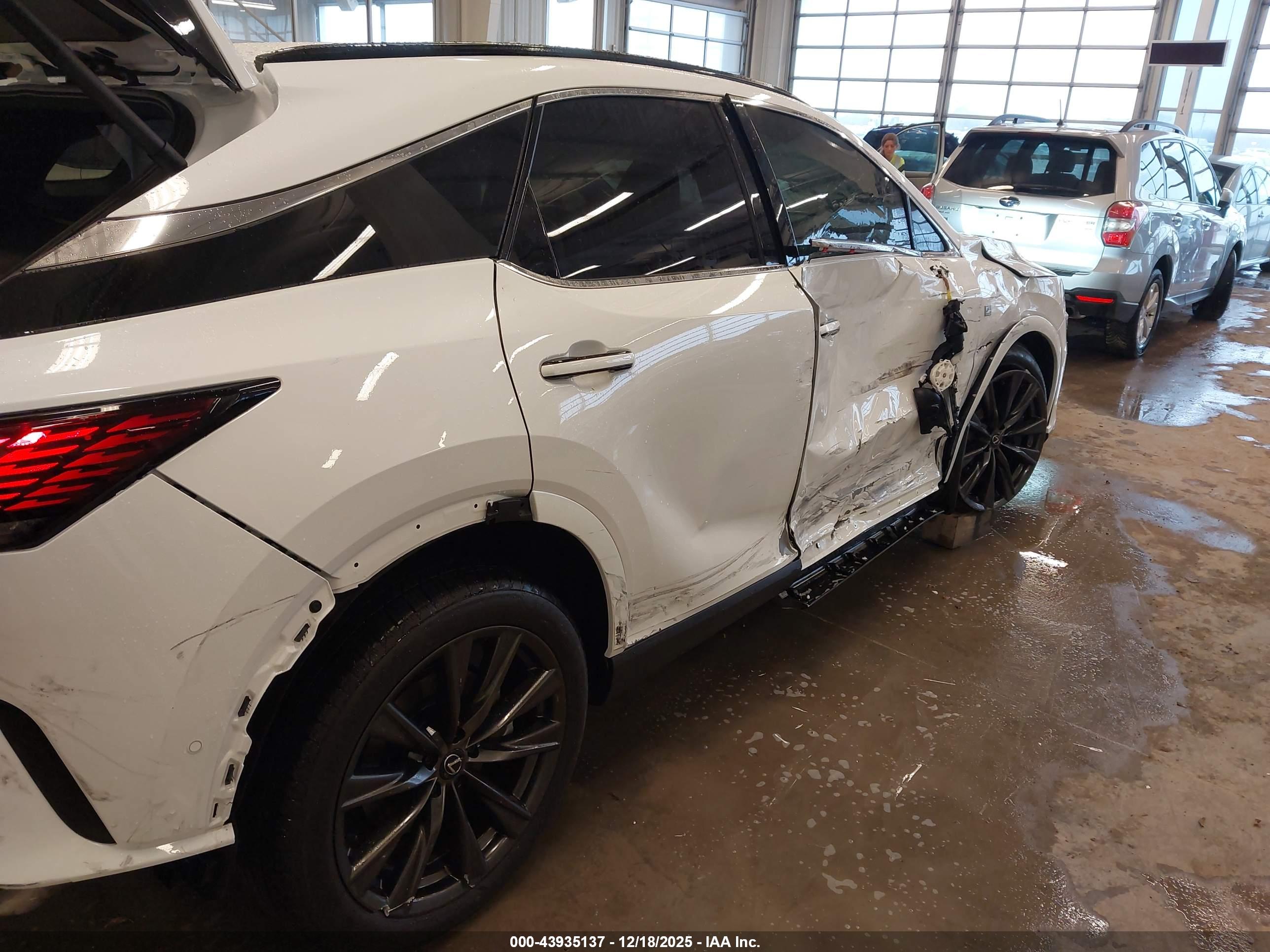 LEXUS RX image 6