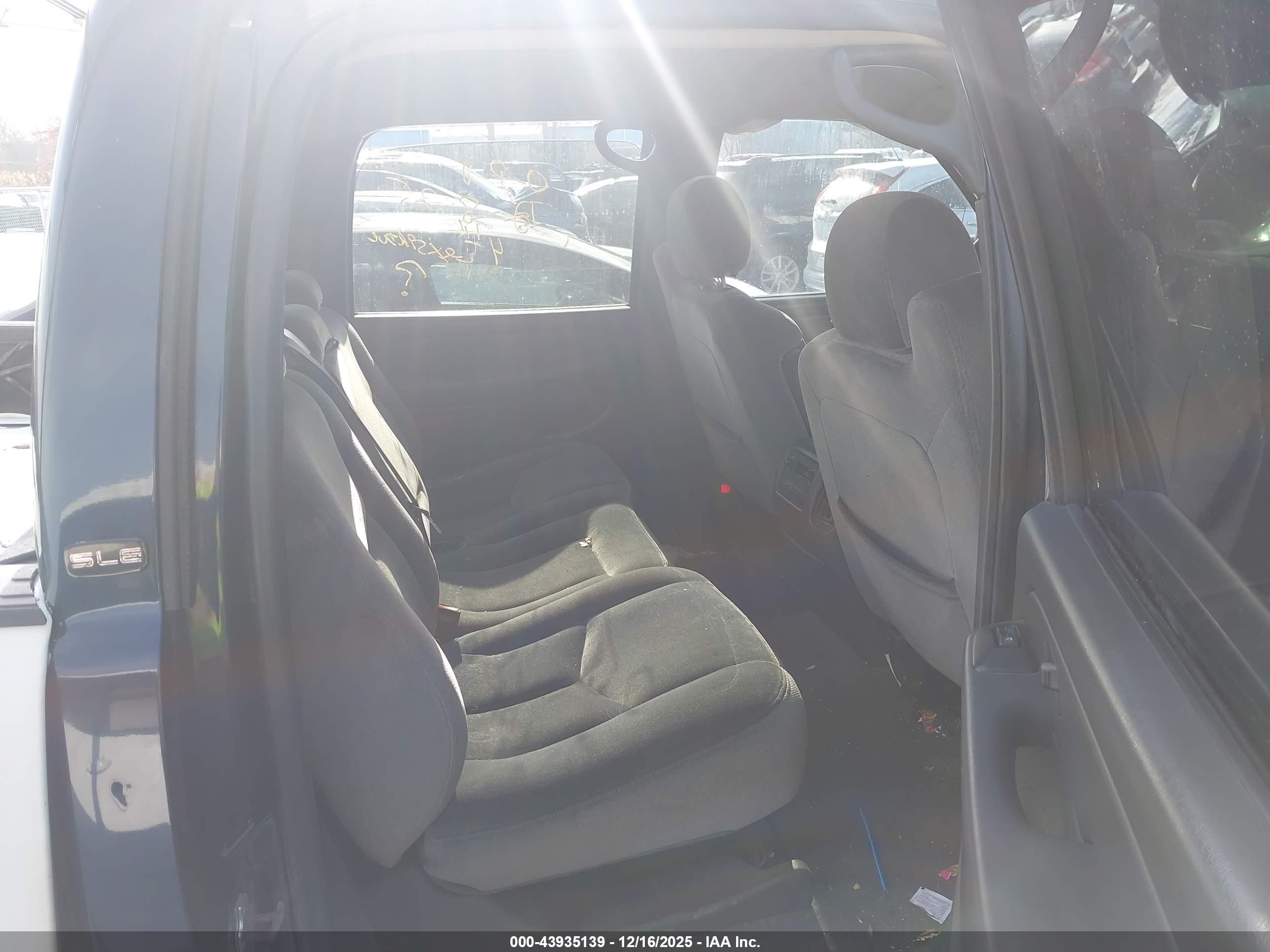 GMC SIERRA image 8