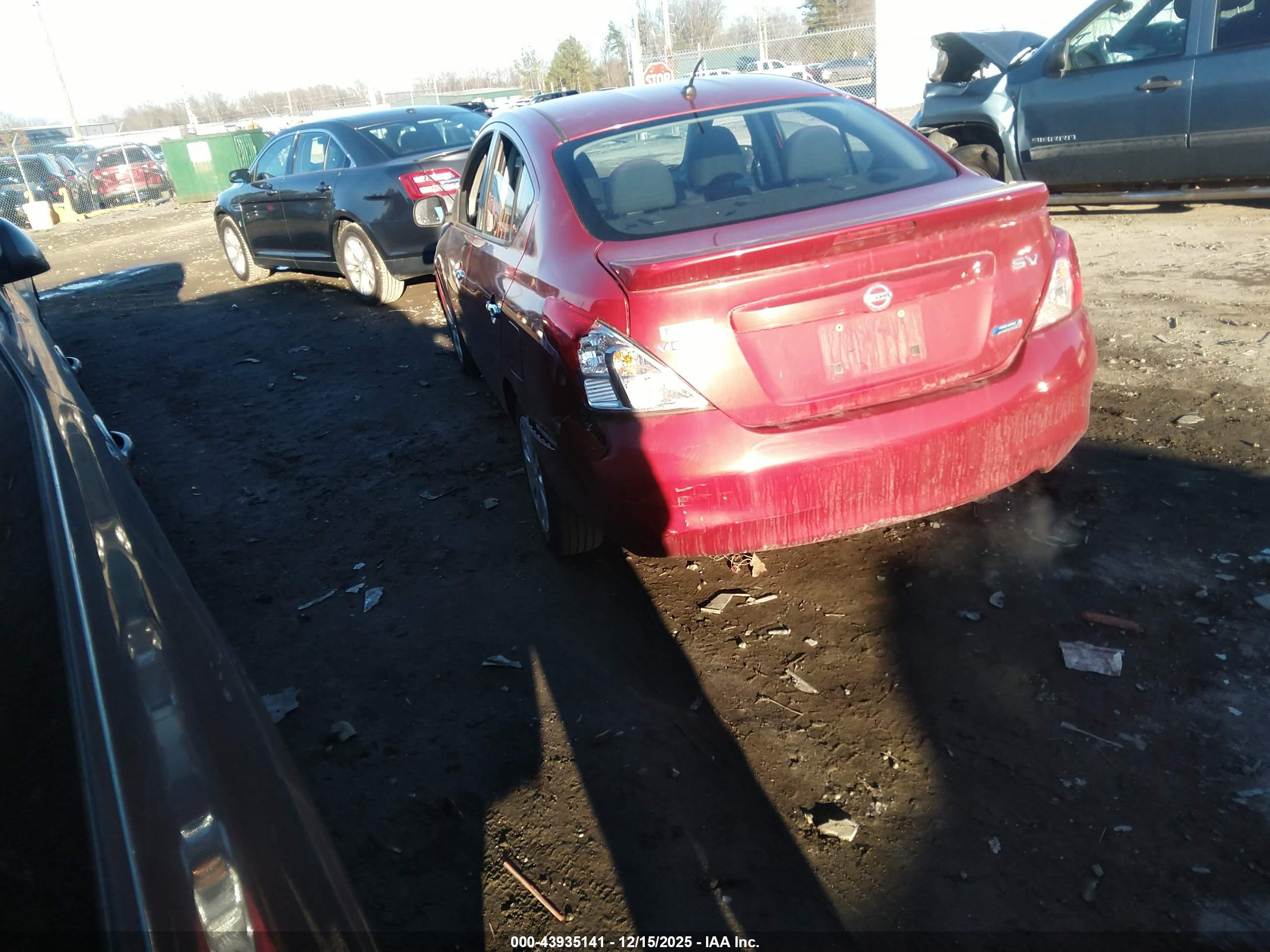 NISSAN VERSA image 3