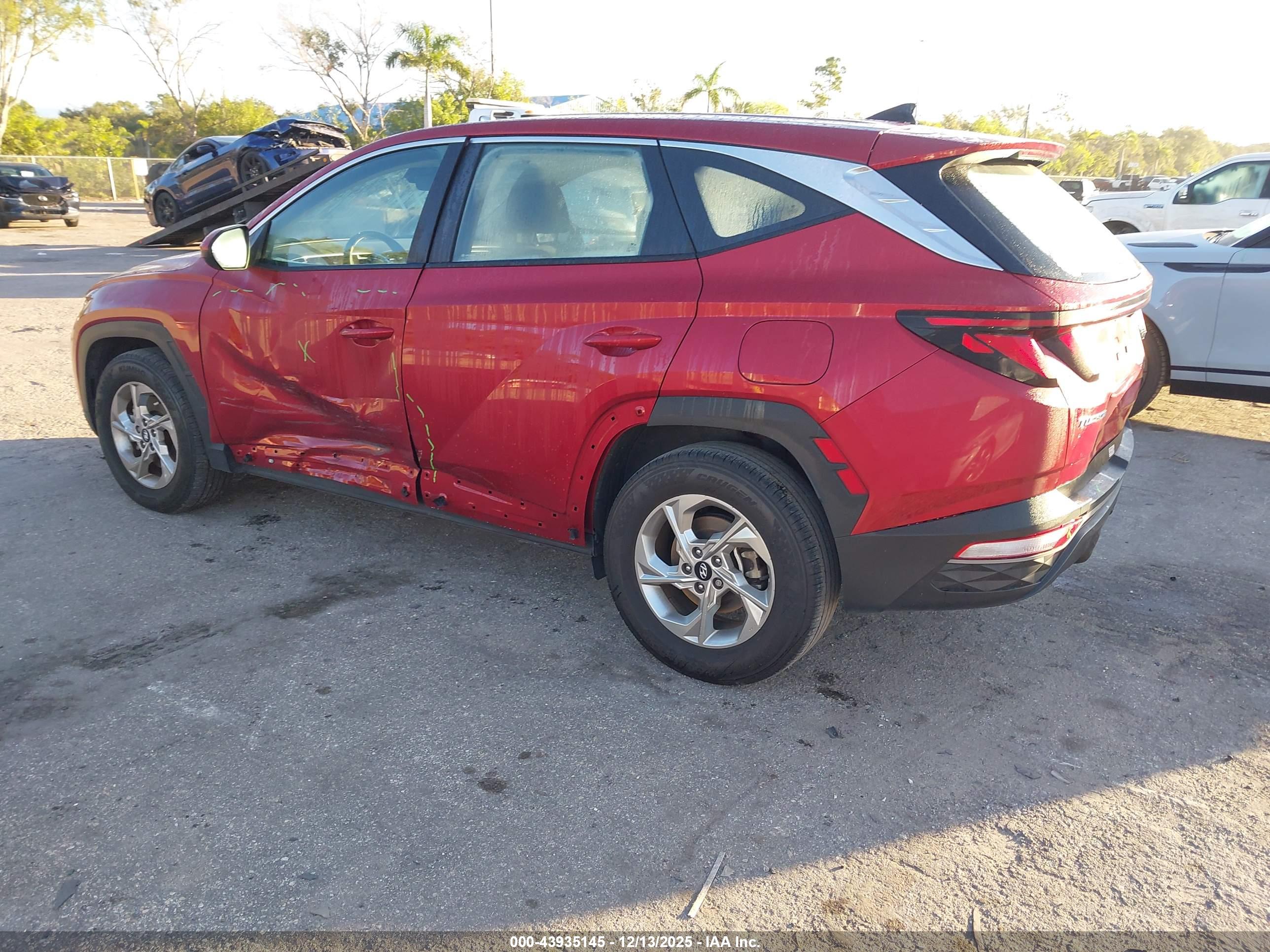 HYUNDAI TUCSON image 3