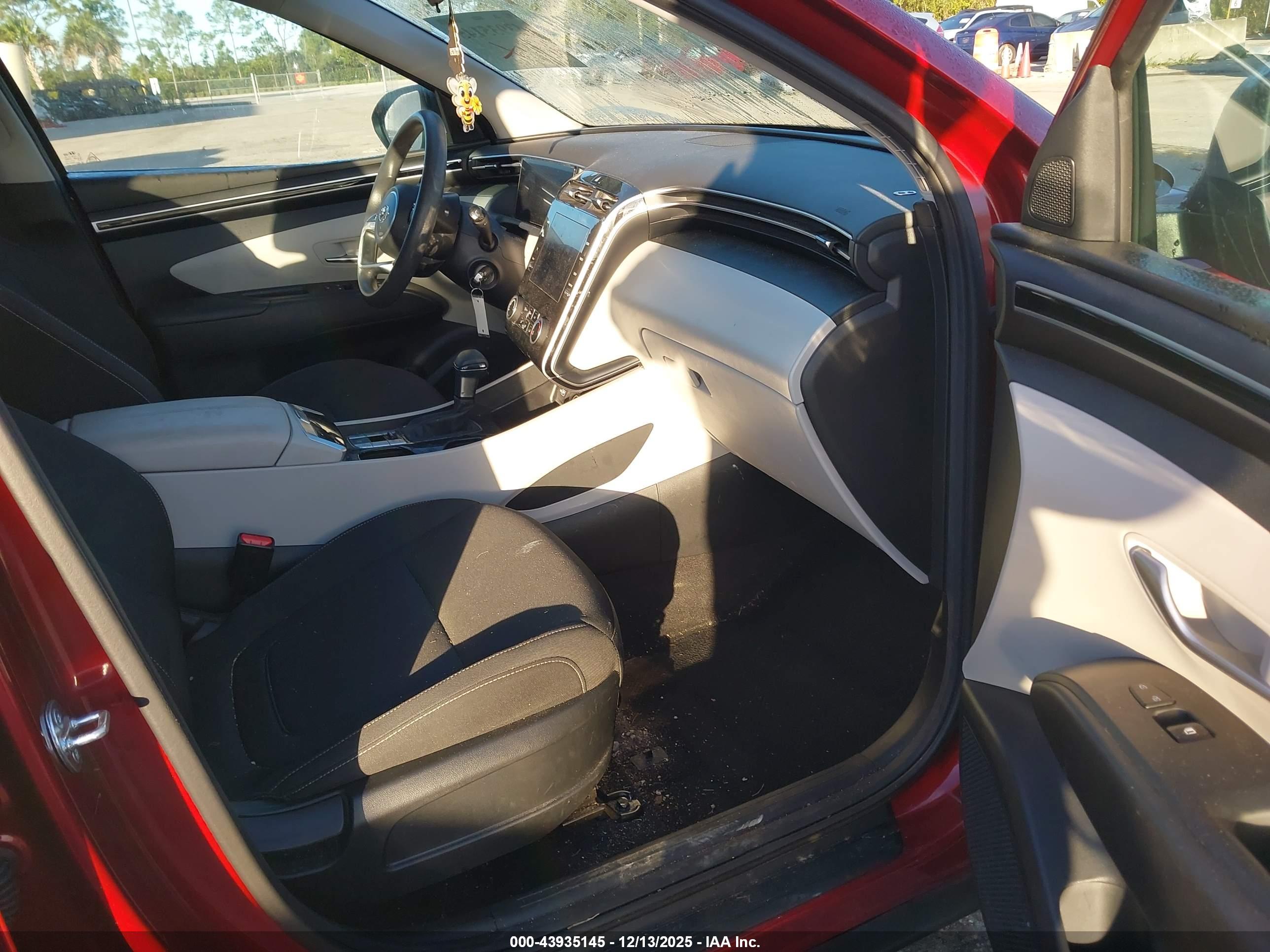 HYUNDAI TUCSON image 5