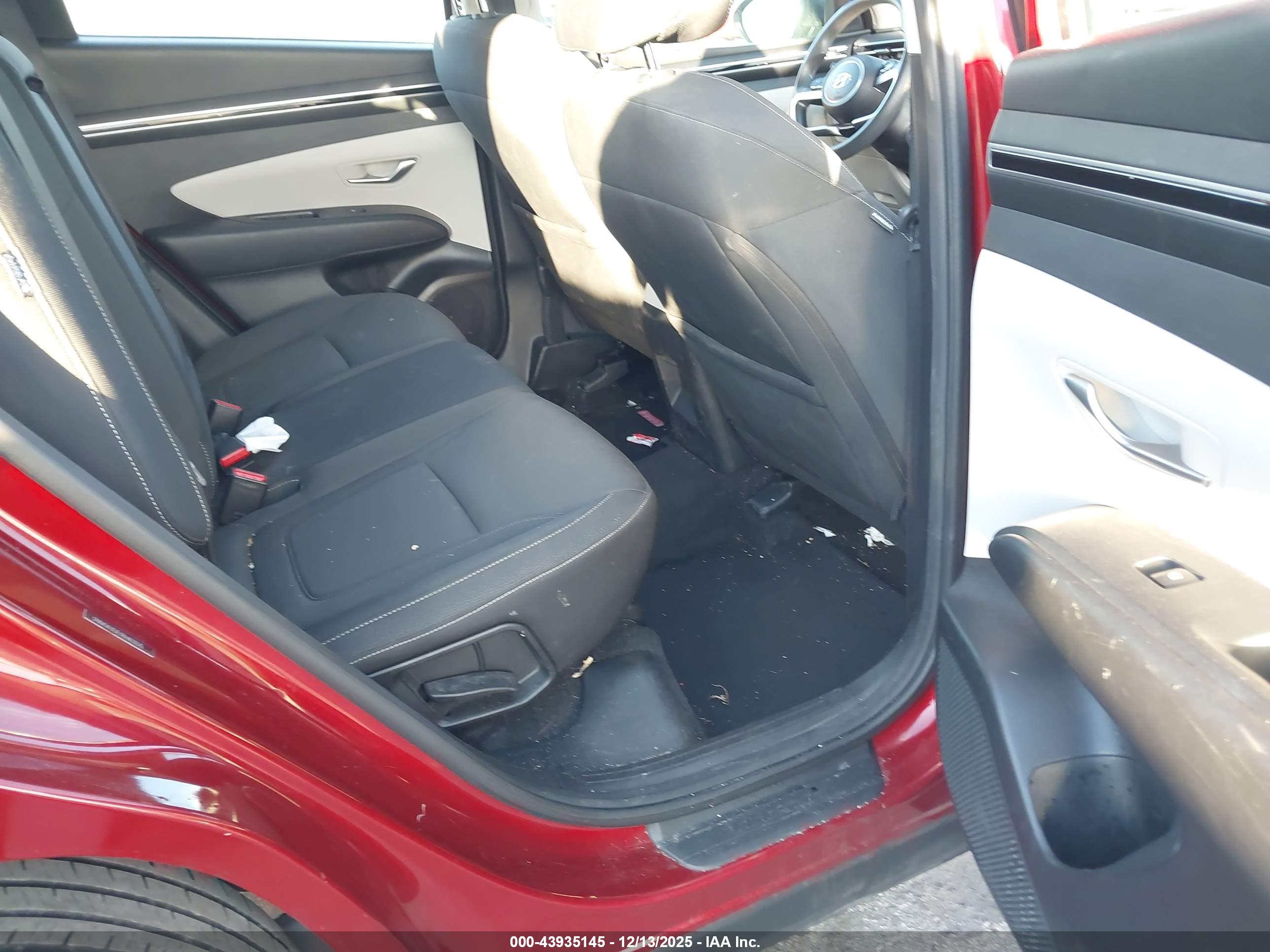 HYUNDAI TUCSON image 8