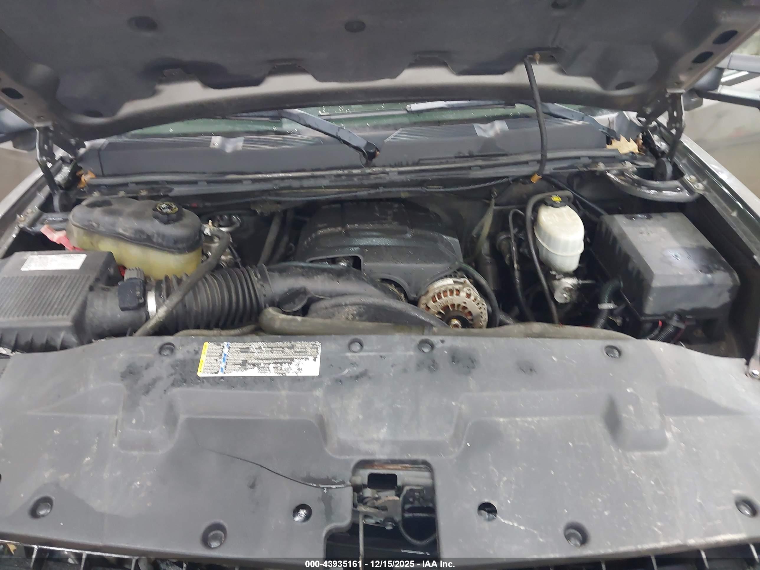 CHEVROLET SILVERADO image 10