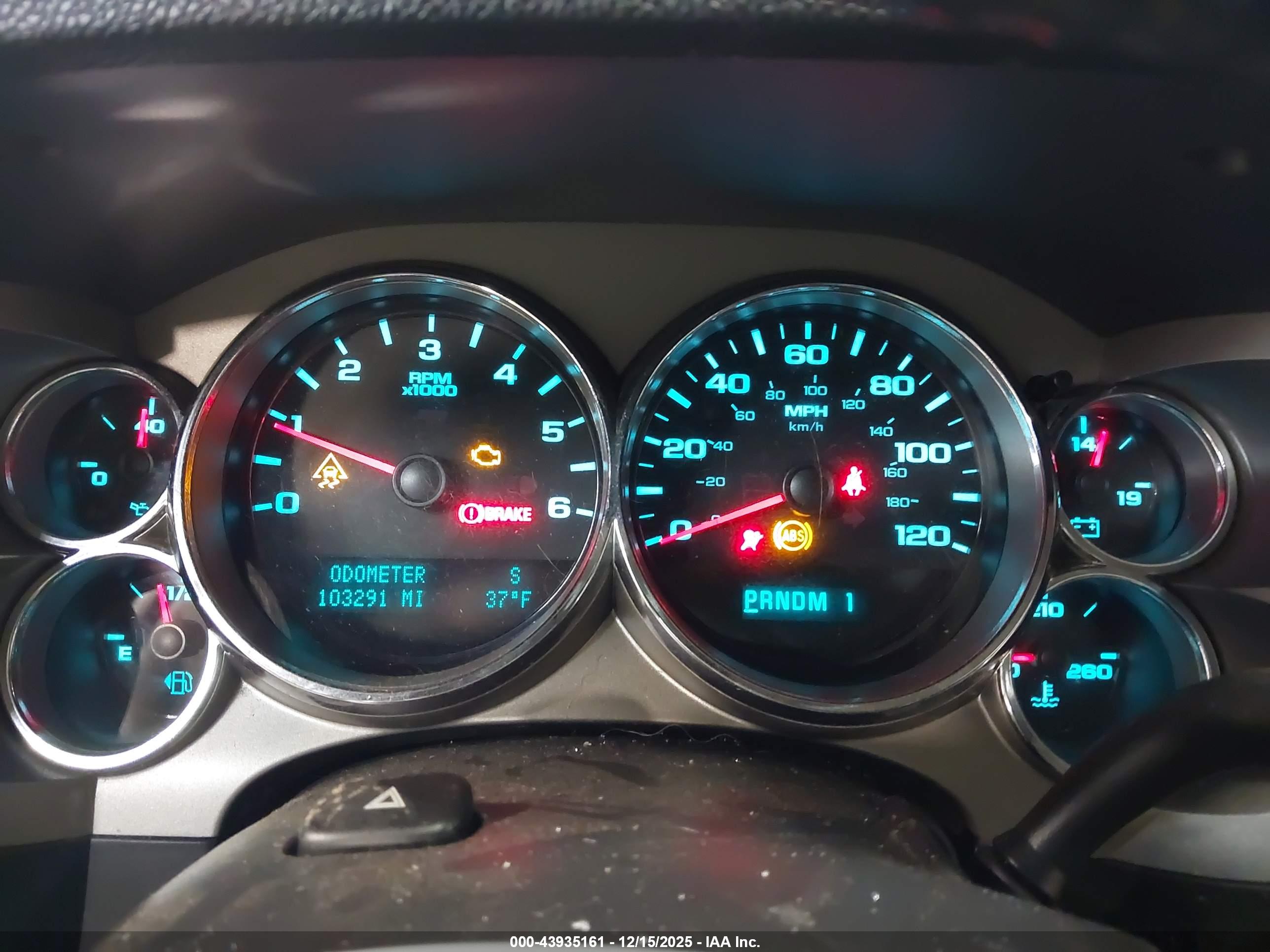 CHEVROLET SILVERADO image 7