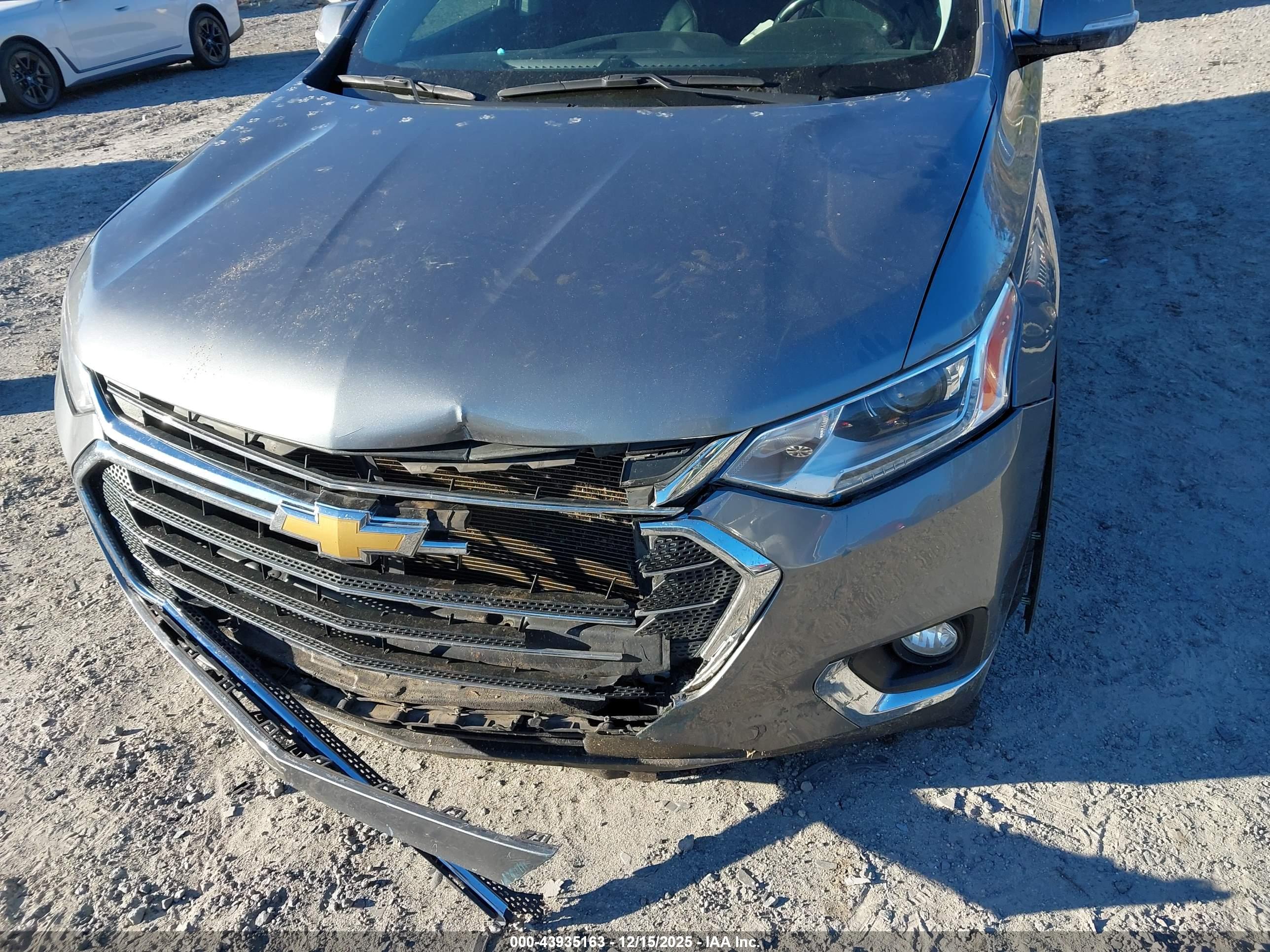 CHEVROLET TRAVERSE image 6