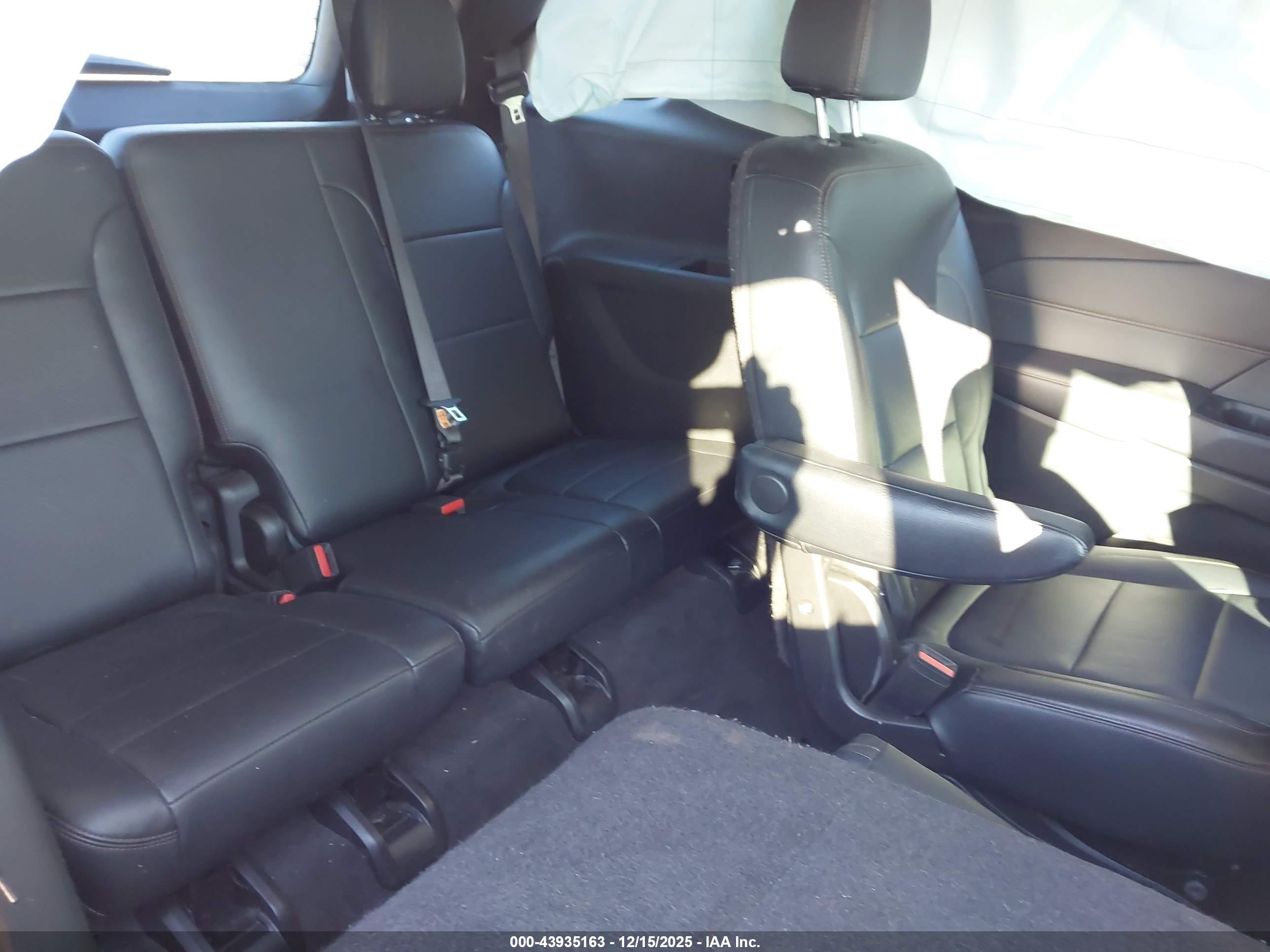 CHEVROLET TRAVERSE image 8