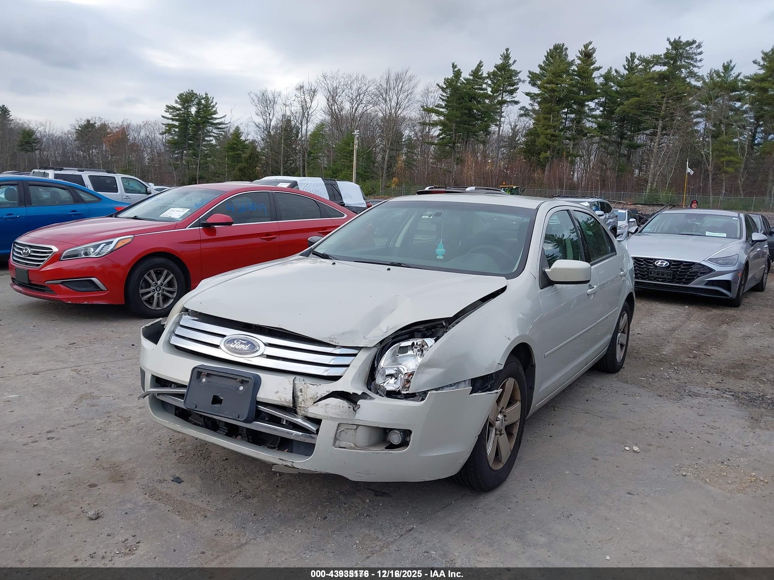FORD FUSION image 2