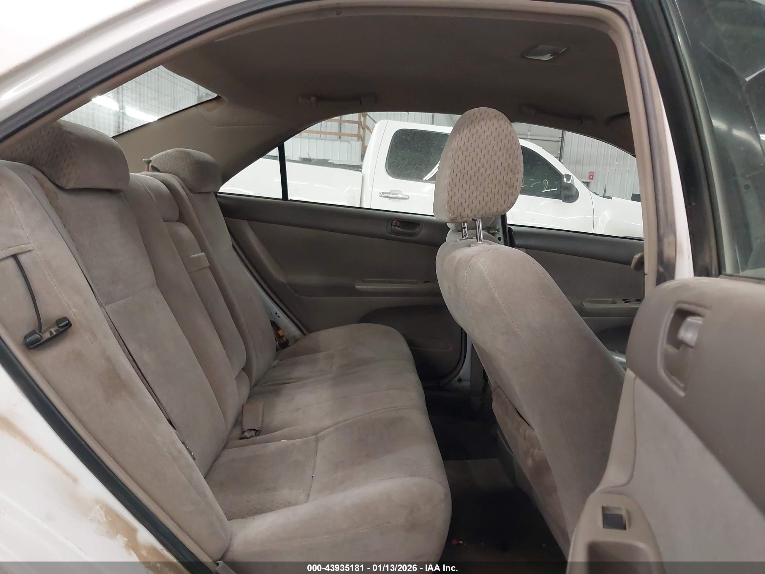 TOYOTA CAMRY image 8