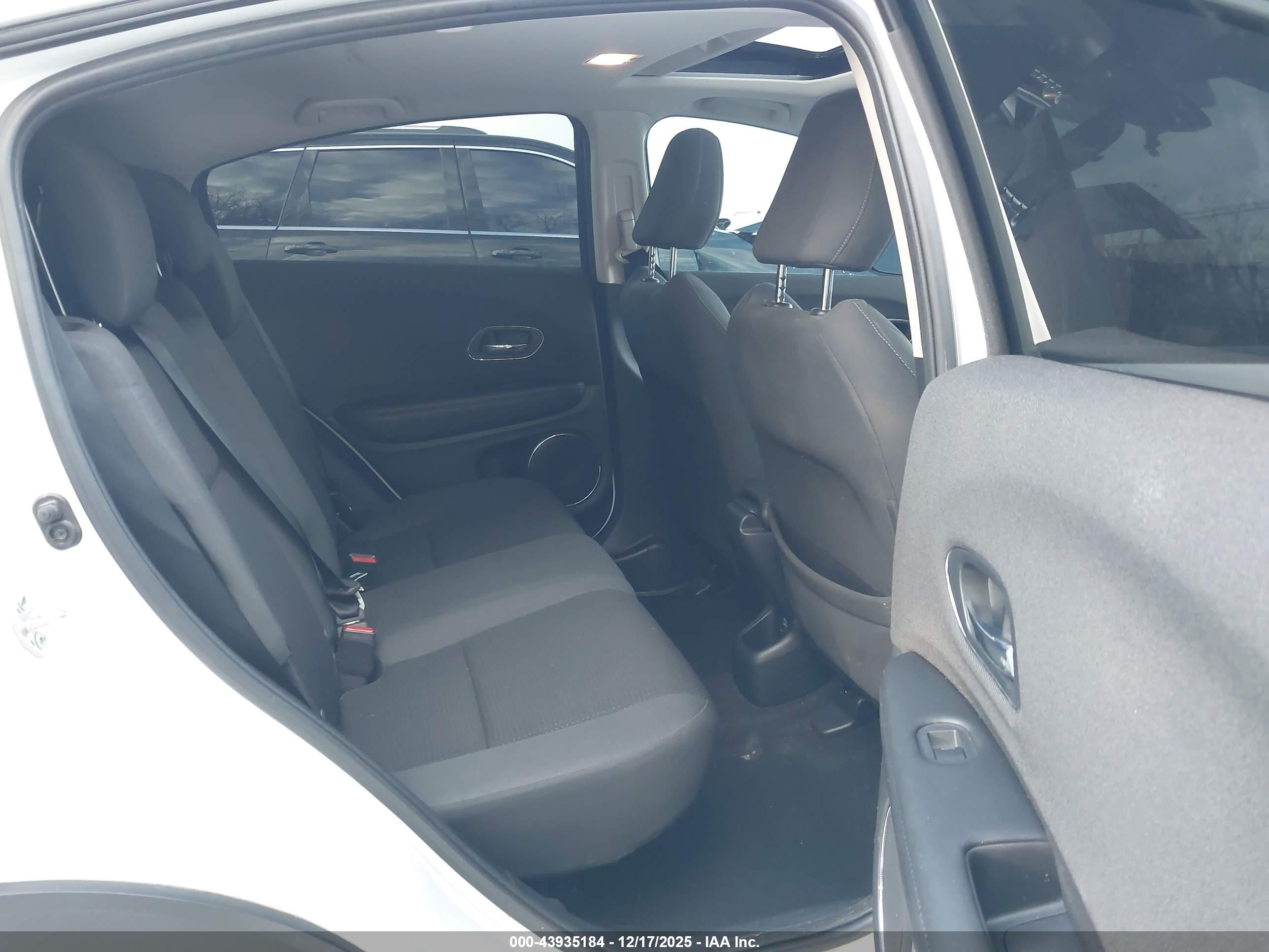 HONDA HR-V image 8