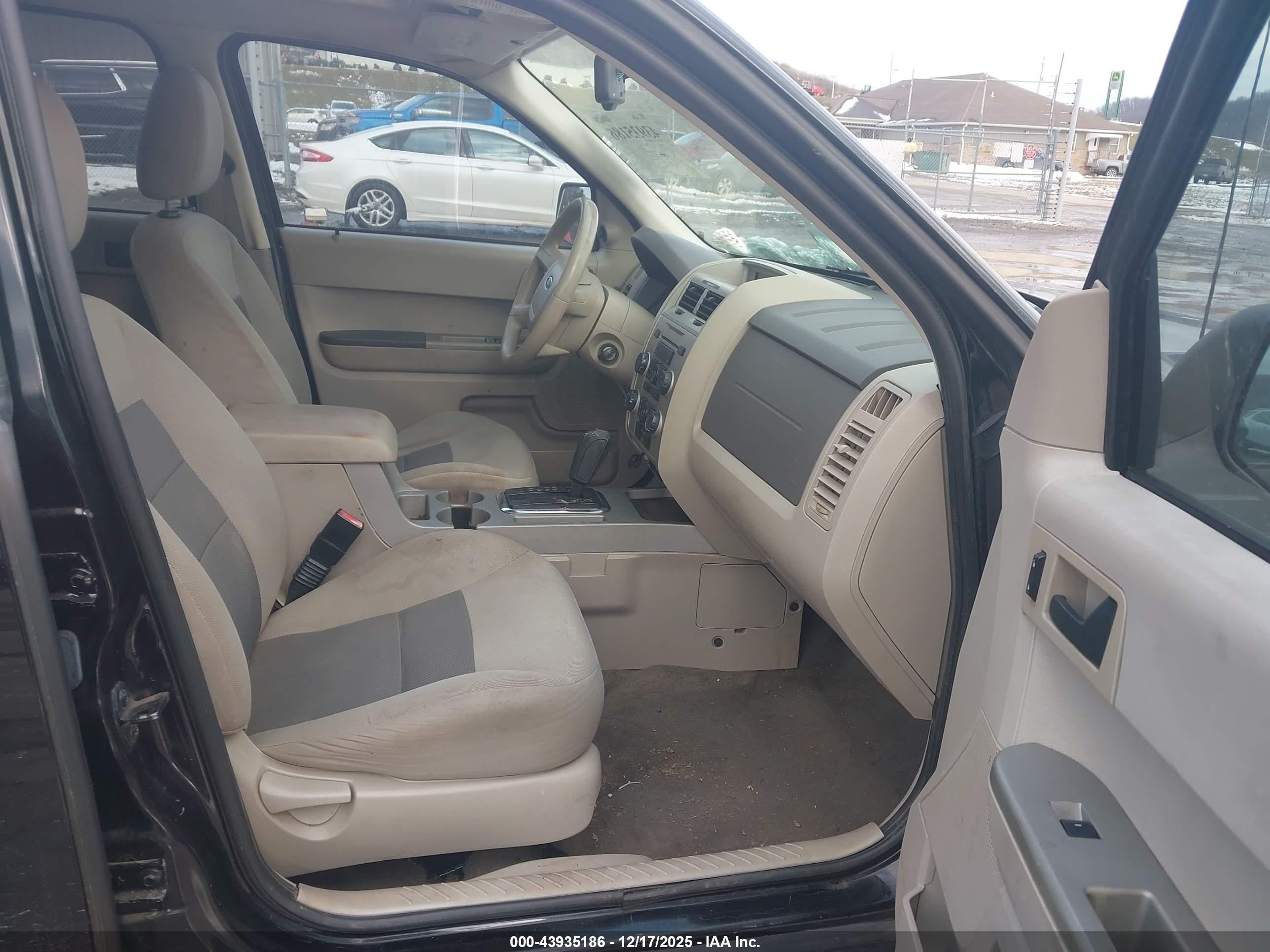 FORD ESCAPE image 5
