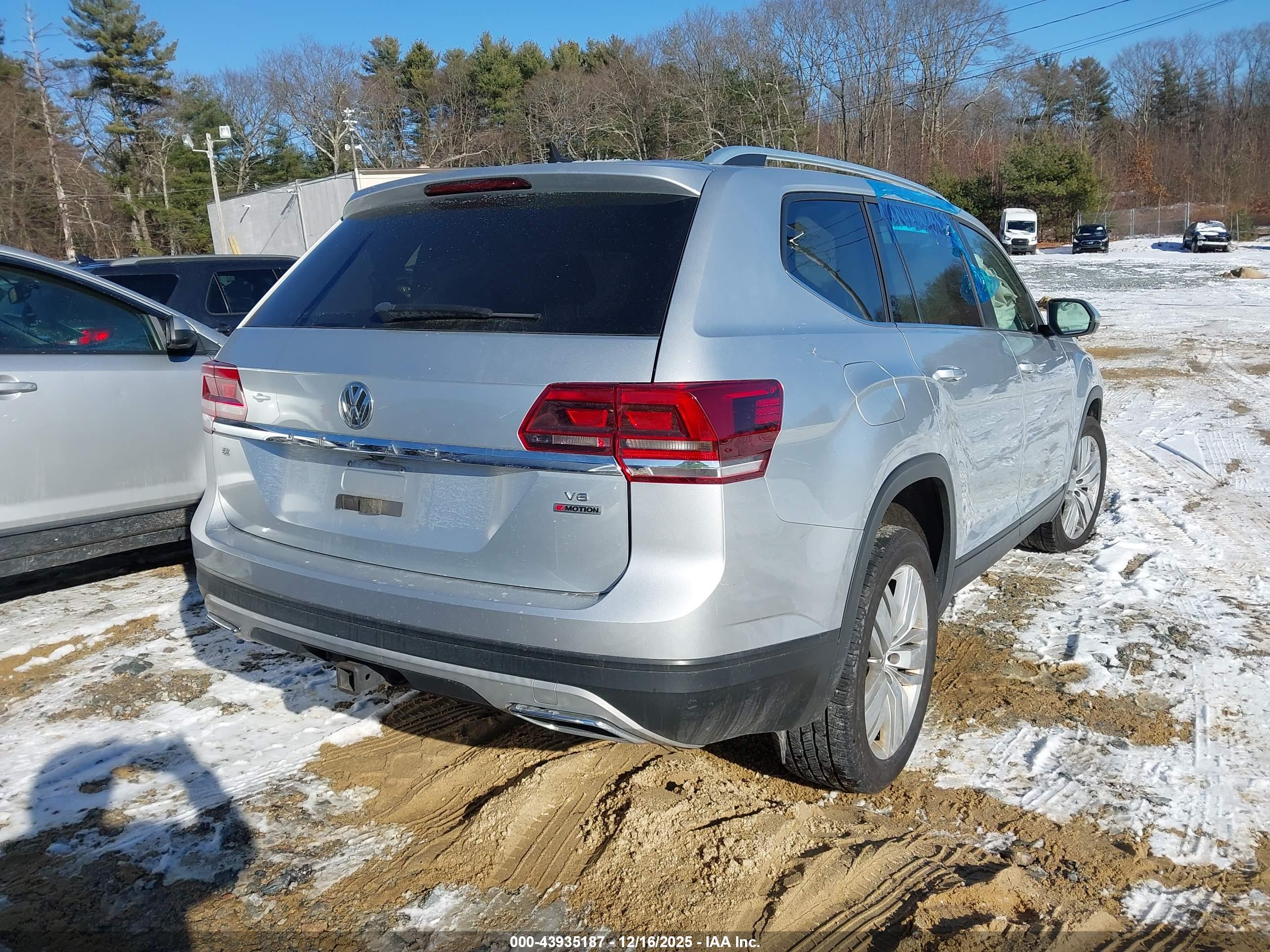 VOLKSWAGEN ATLAS image 4