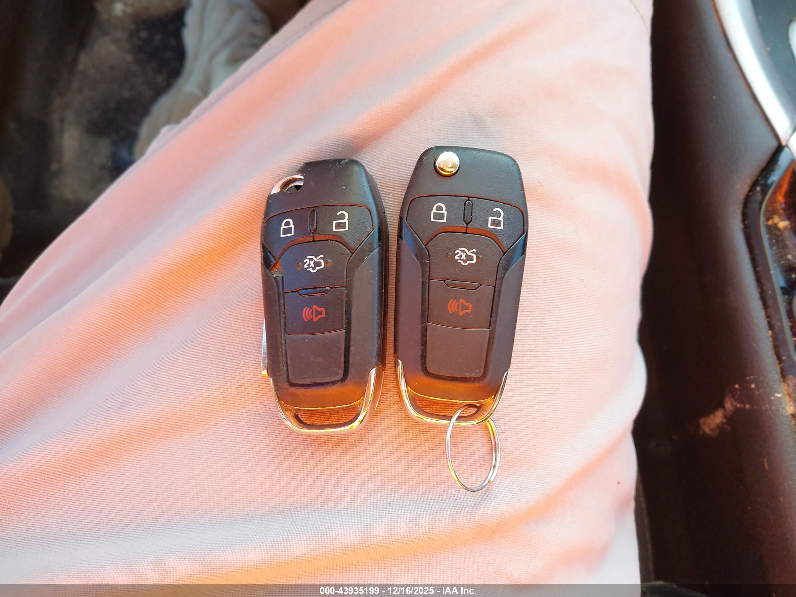 FORD FUSION image 11