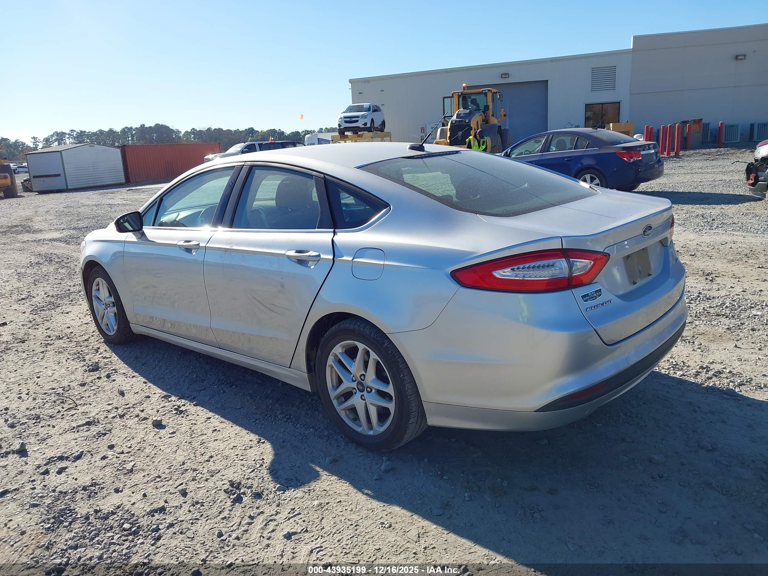 FORD FUSION image 3