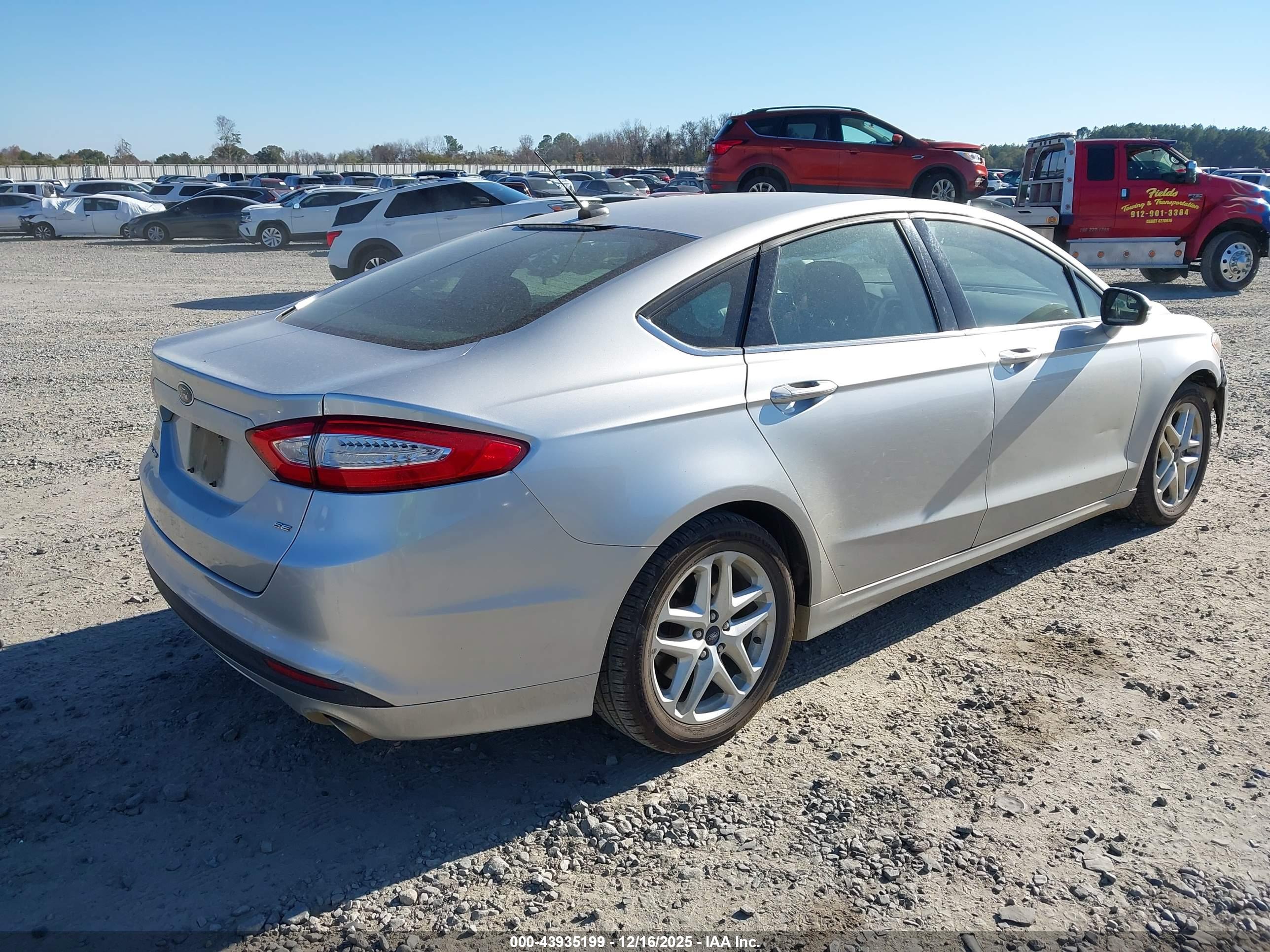 FORD FUSION image 4
