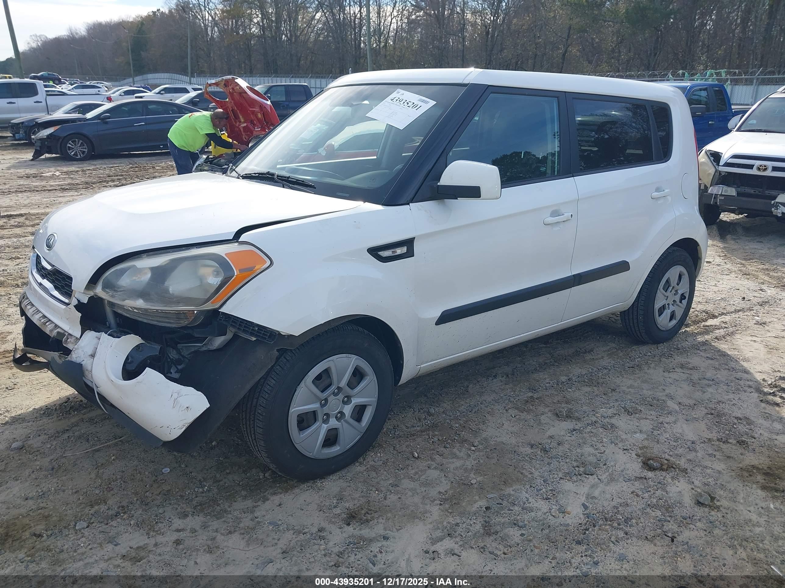 KIA SOUL image 2