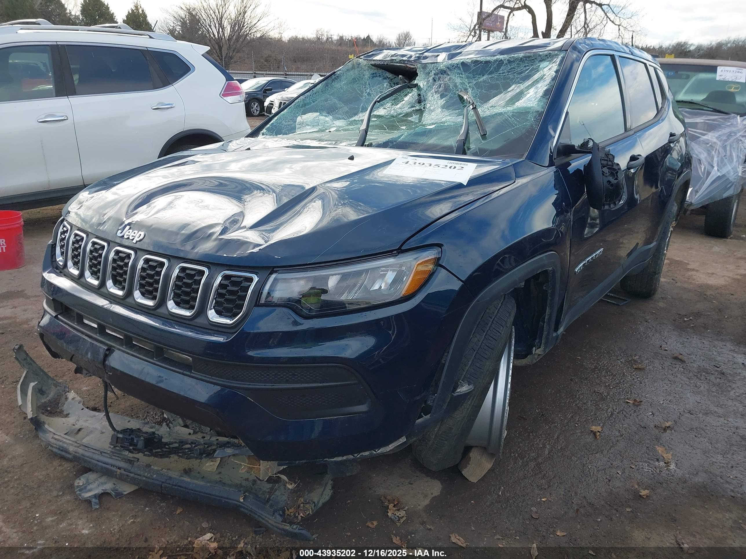 JEEP COMPASS image 2