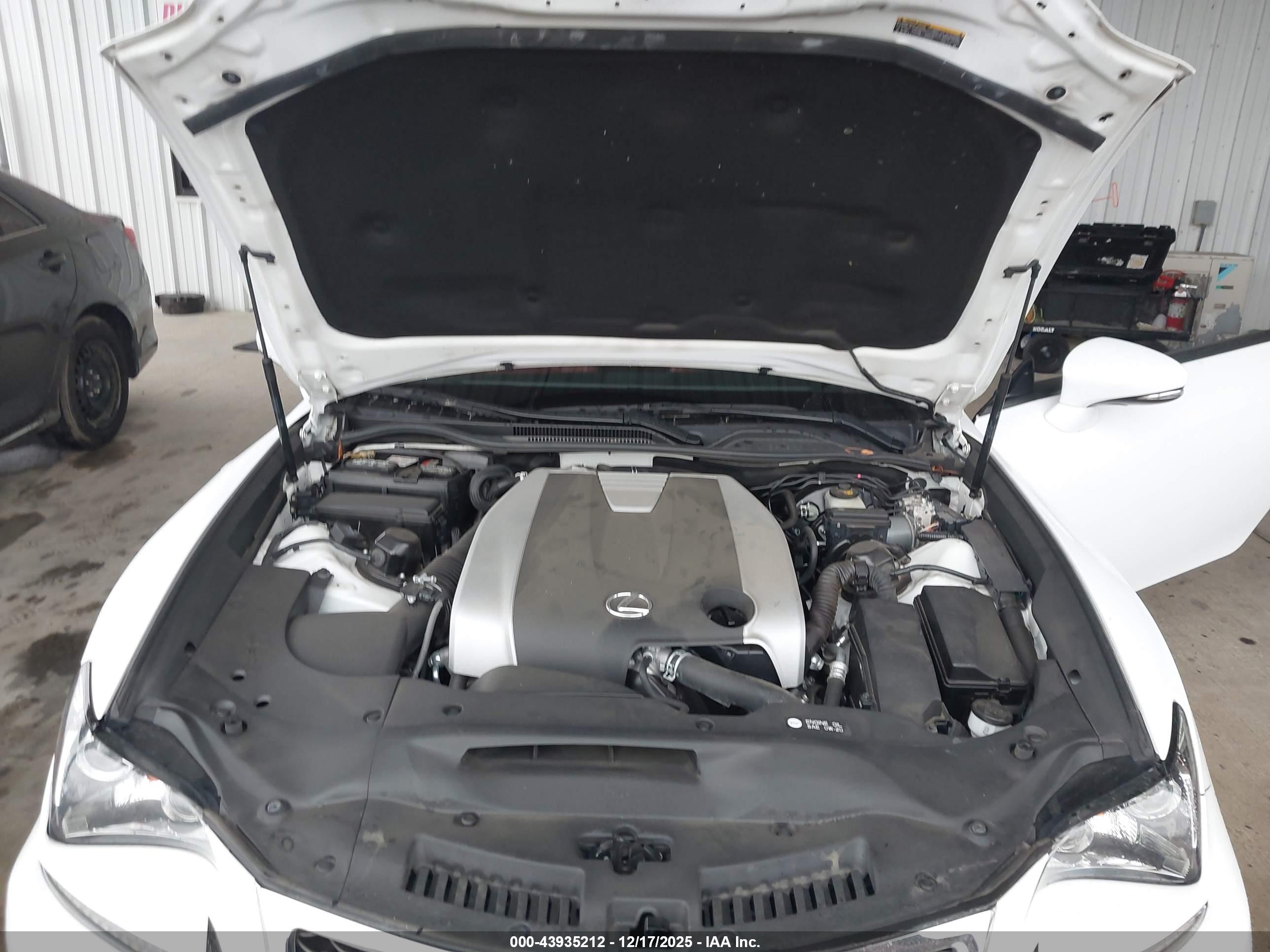 LEXUS RC image 10