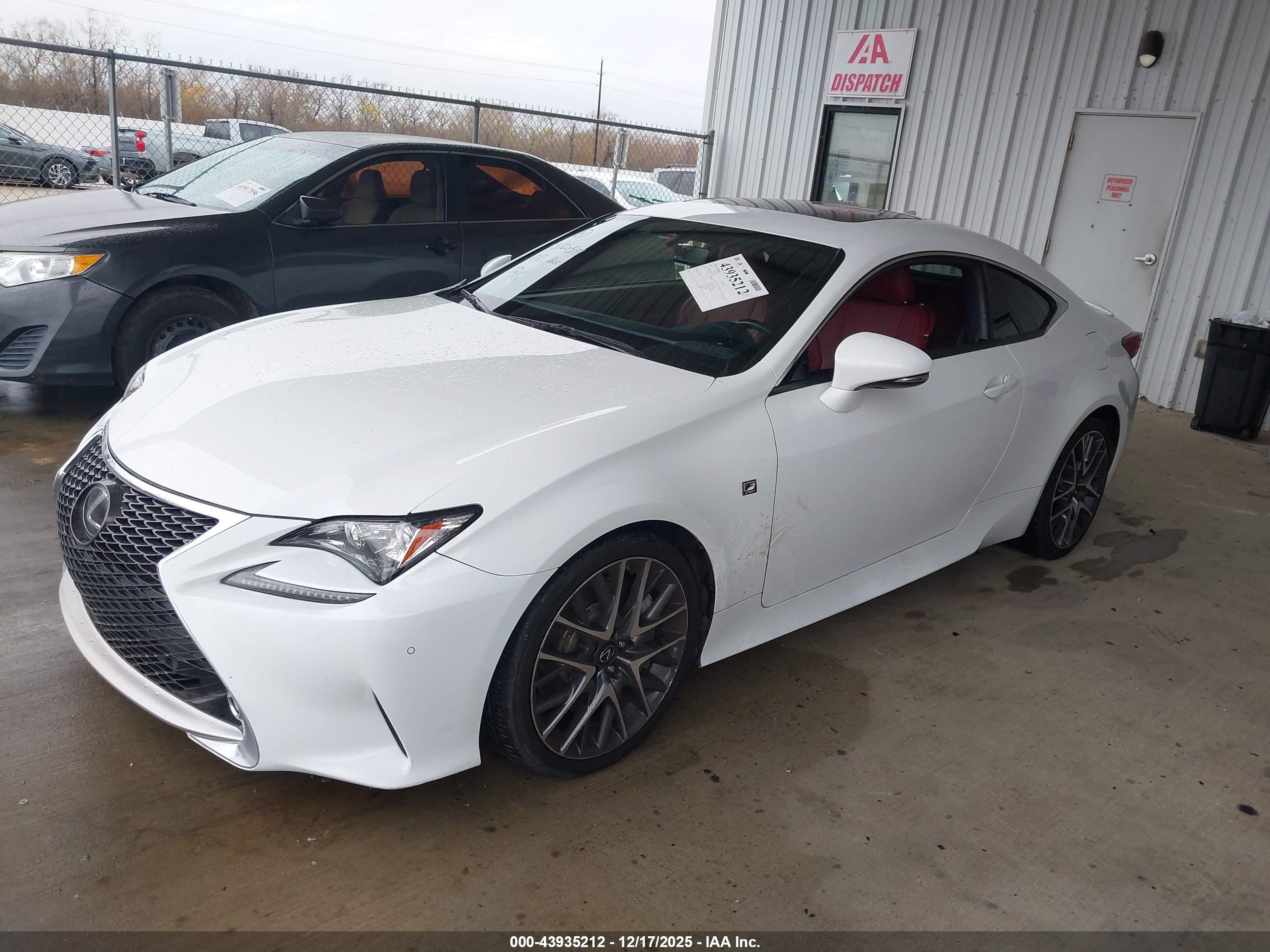 LEXUS RC image 2