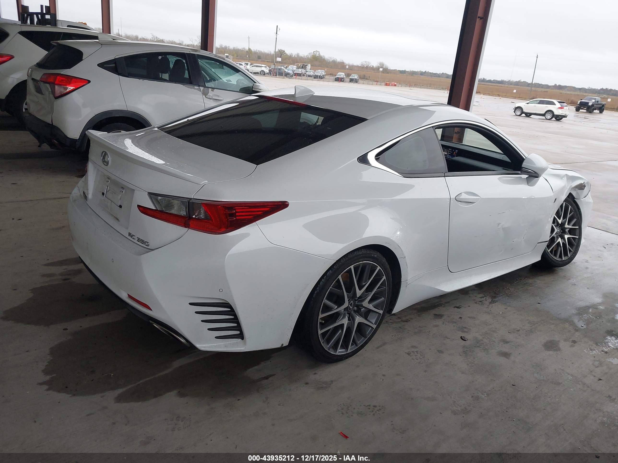 LEXUS RC image 4