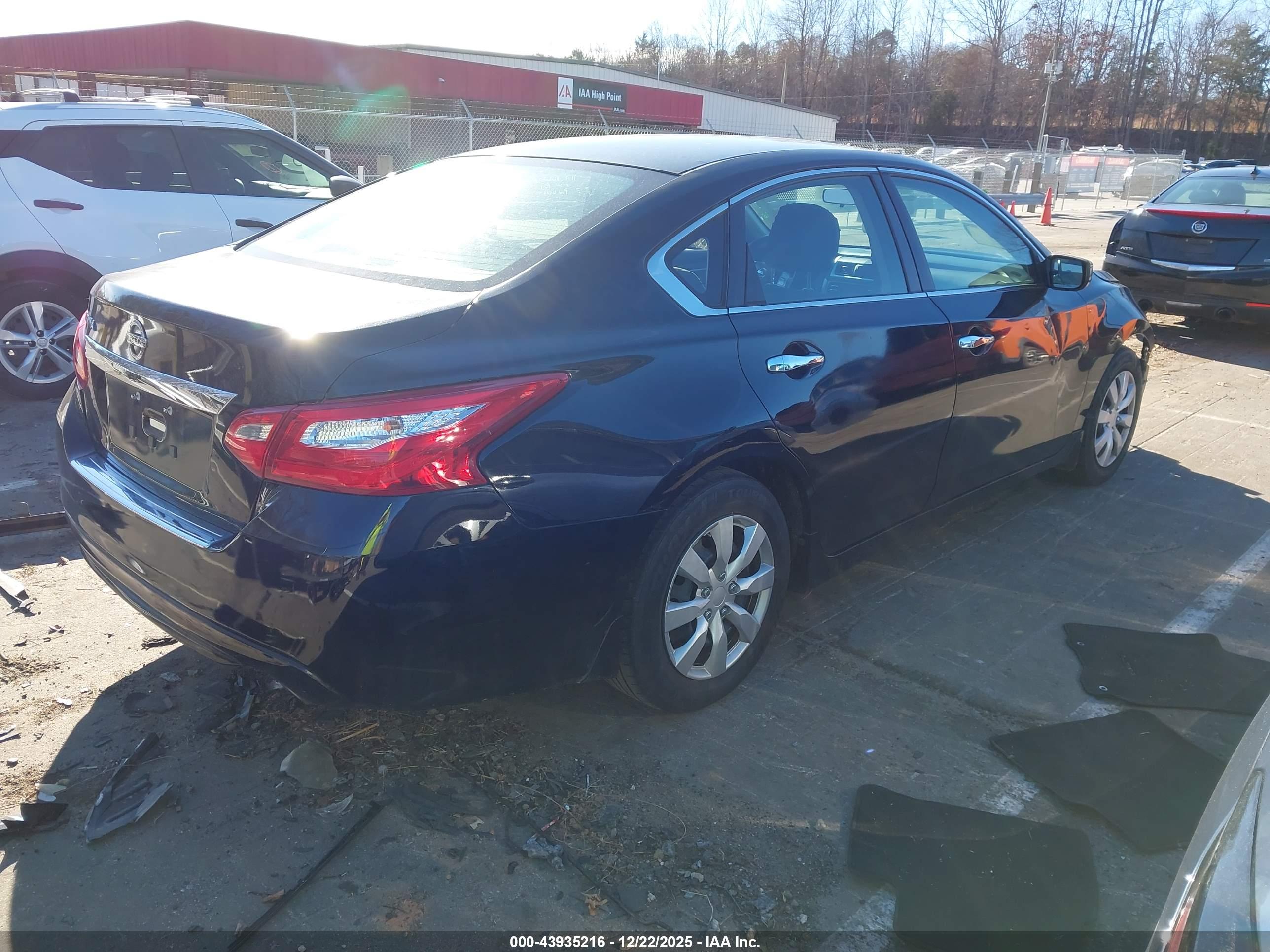 NISSAN ALTIMA image 4
