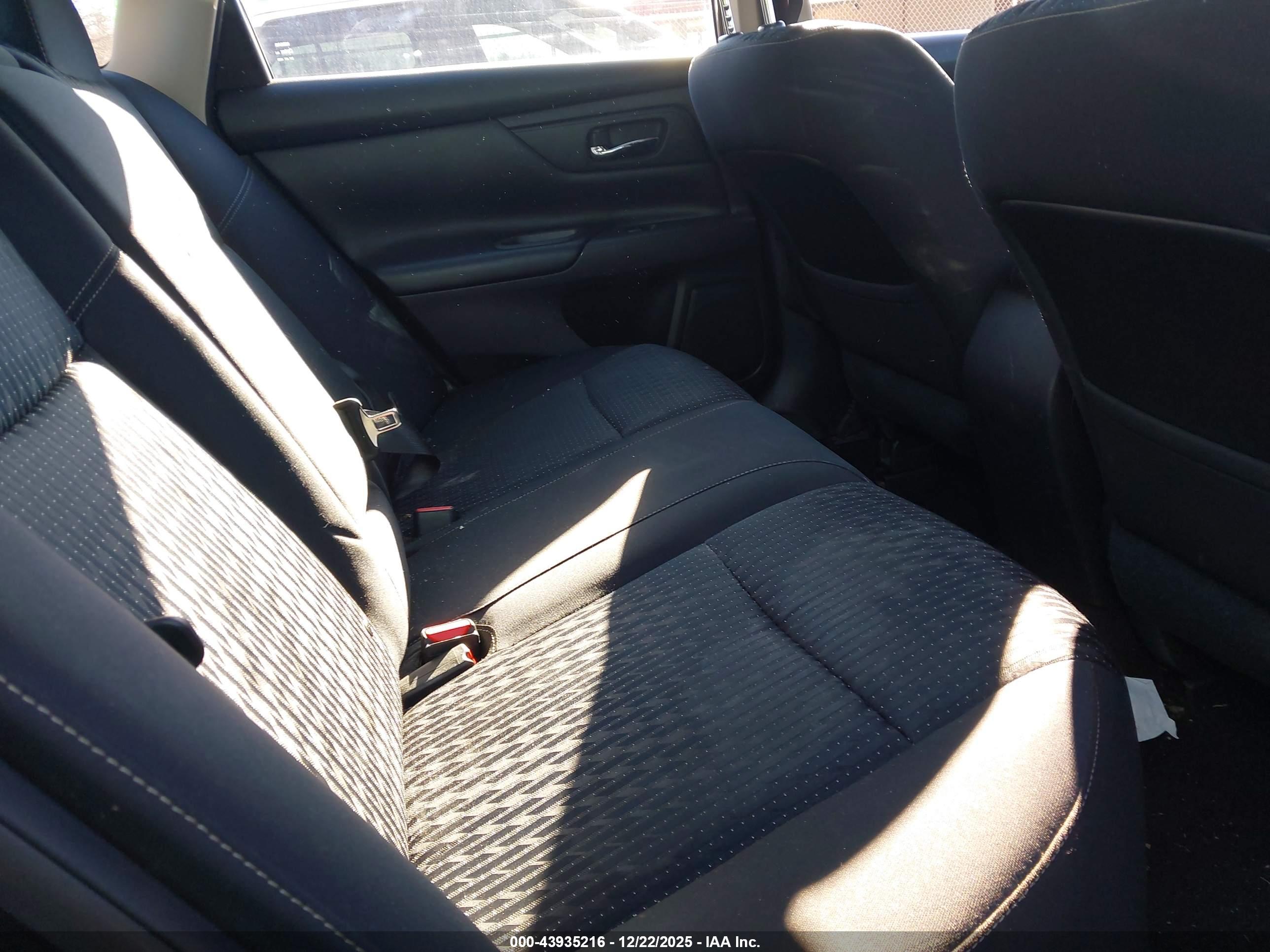 NISSAN ALTIMA image 8