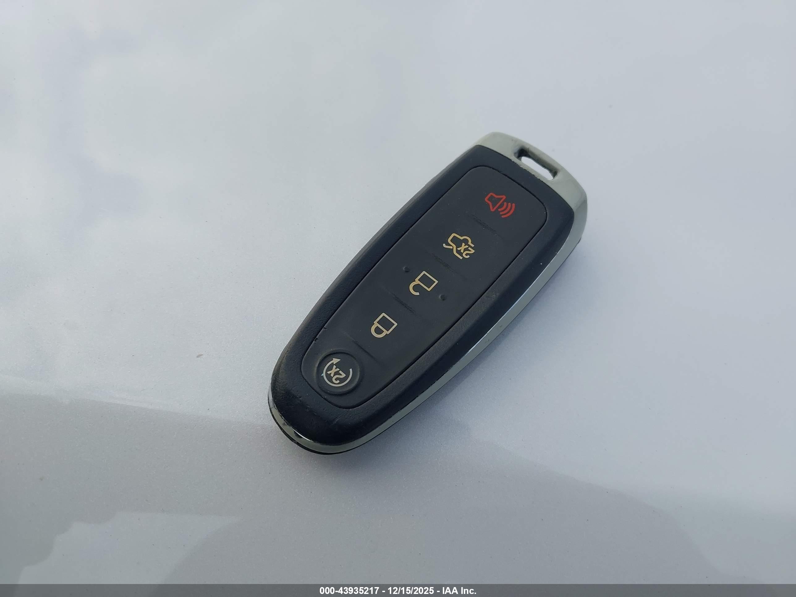 FORD C-MAX image 11