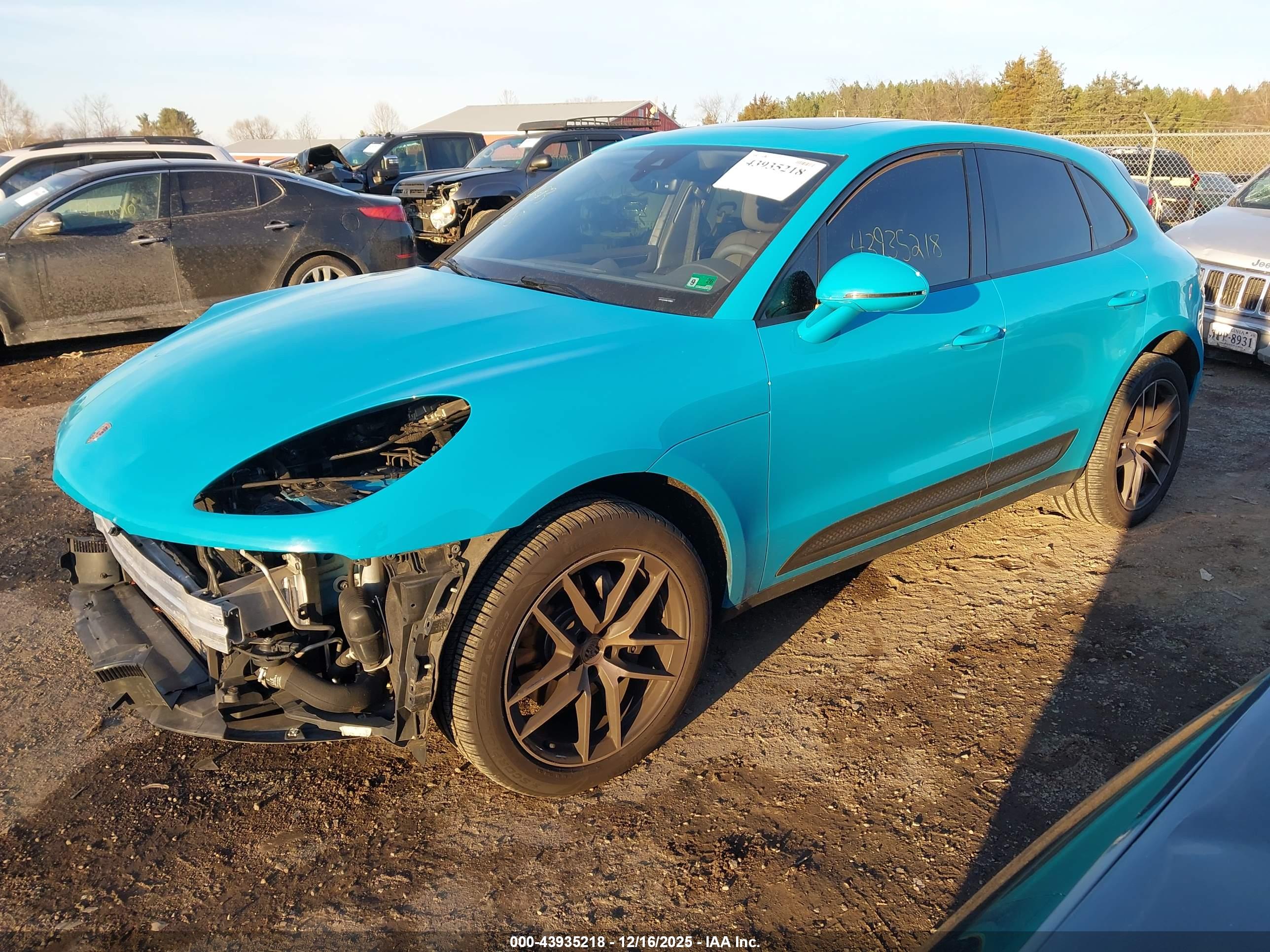 PORSCHE MACAN image 2