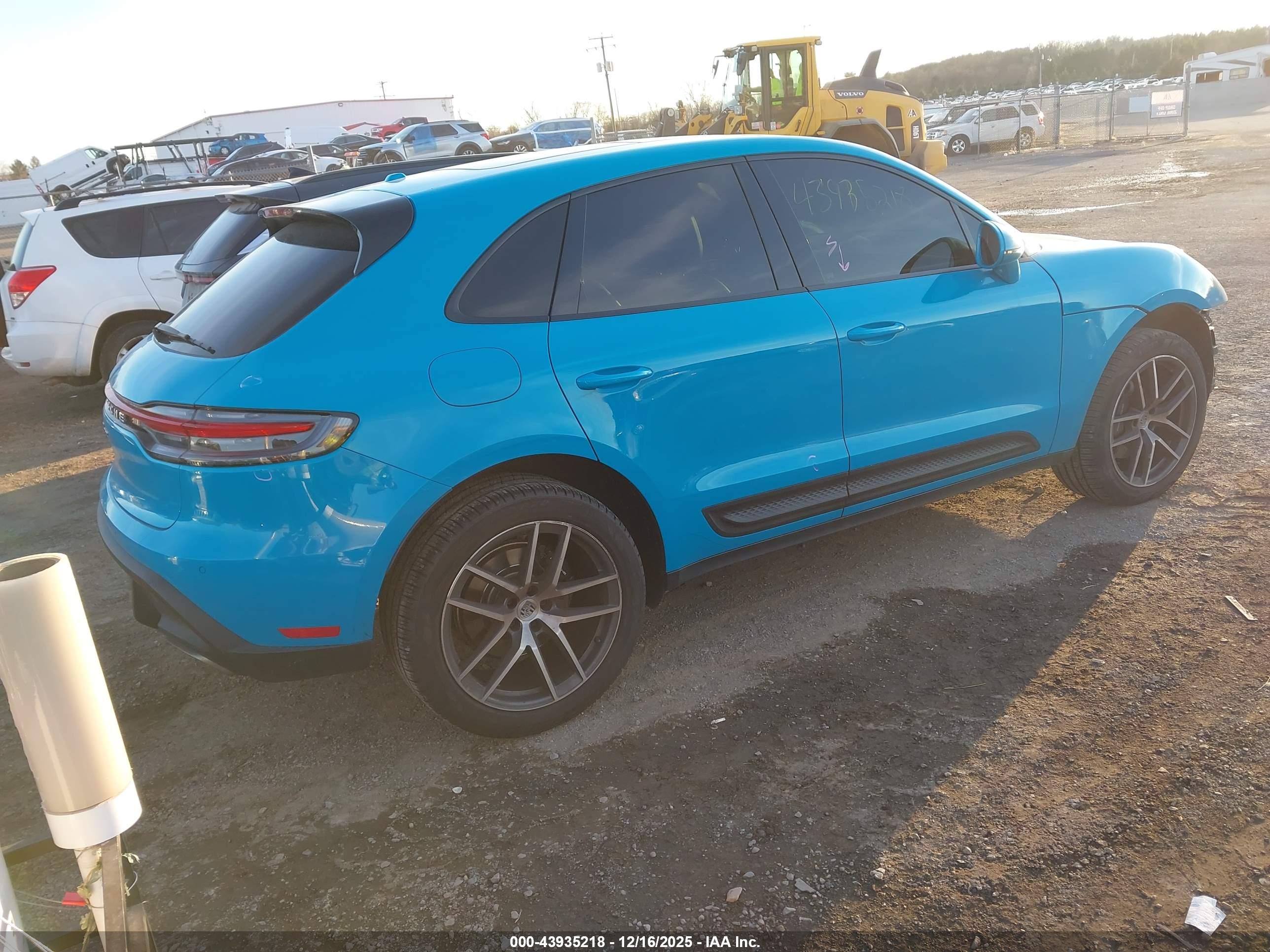PORSCHE MACAN image 4
