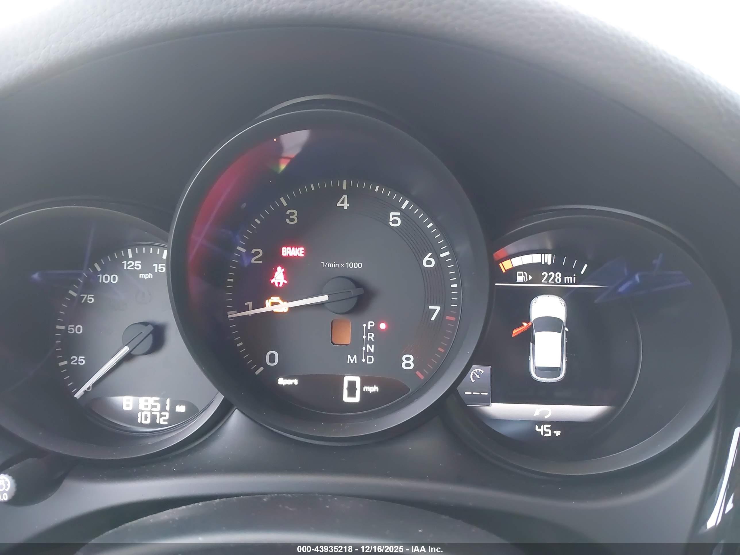 PORSCHE MACAN image 7