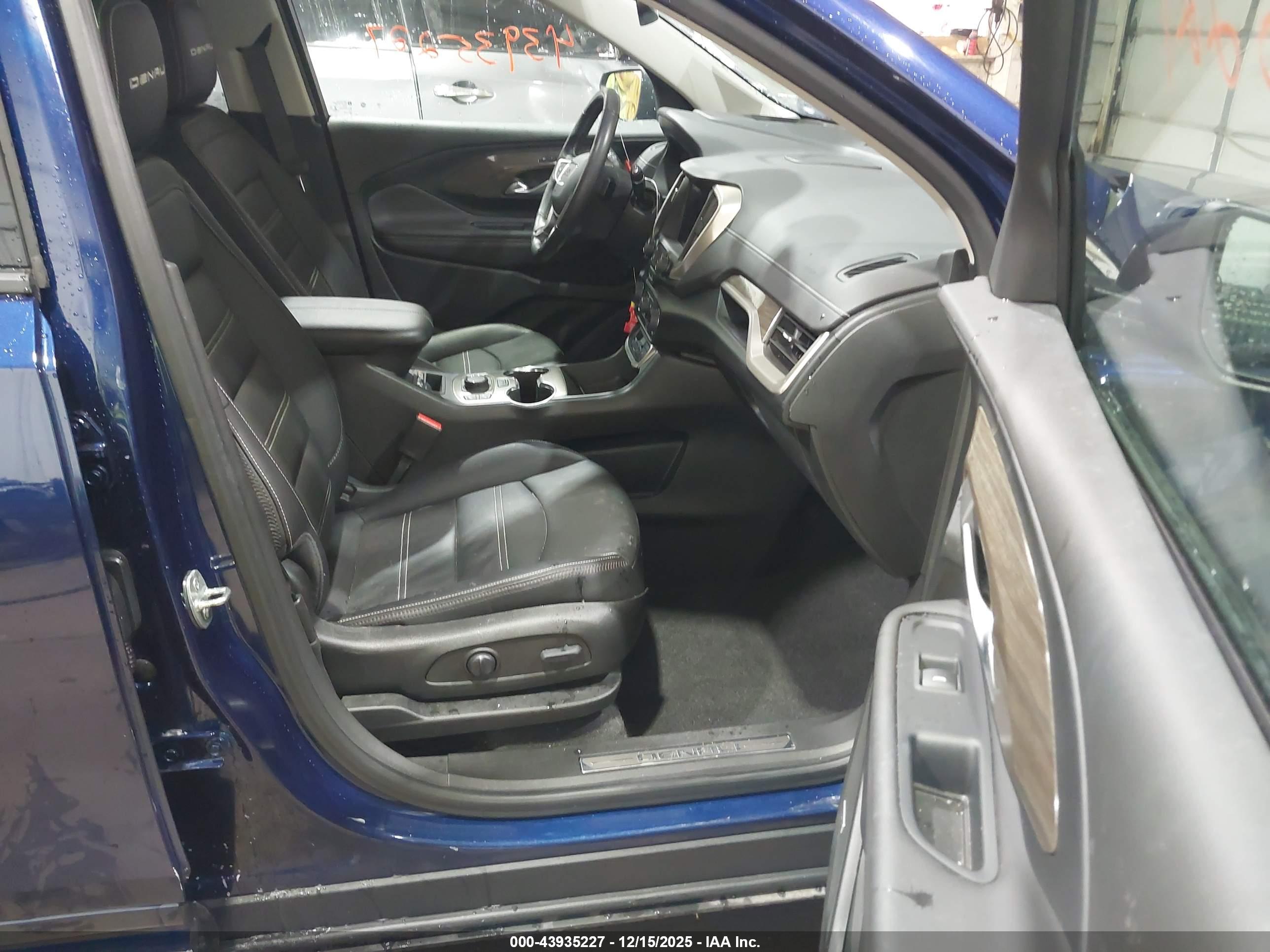 GMC TERRAIN image 5