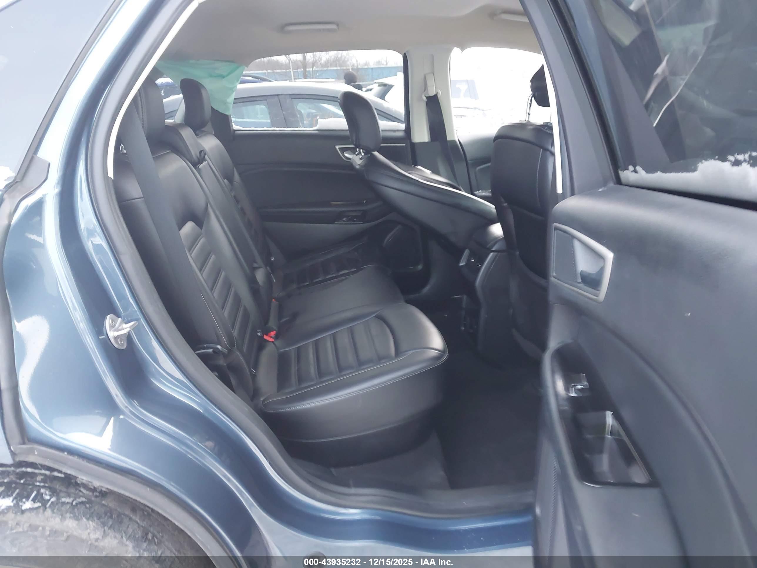 FORD EDGE image 8