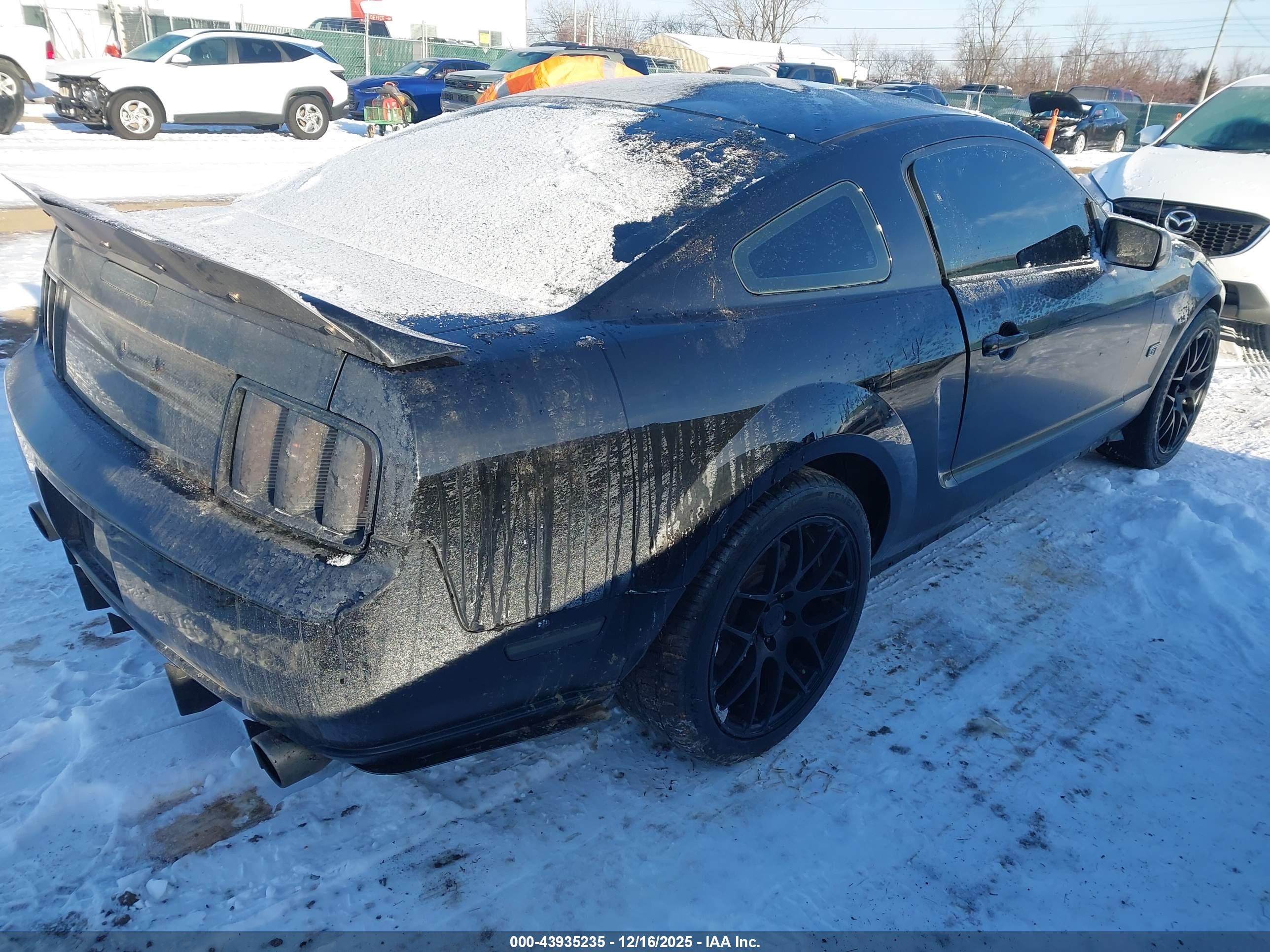 FORD MUSTANG image 4