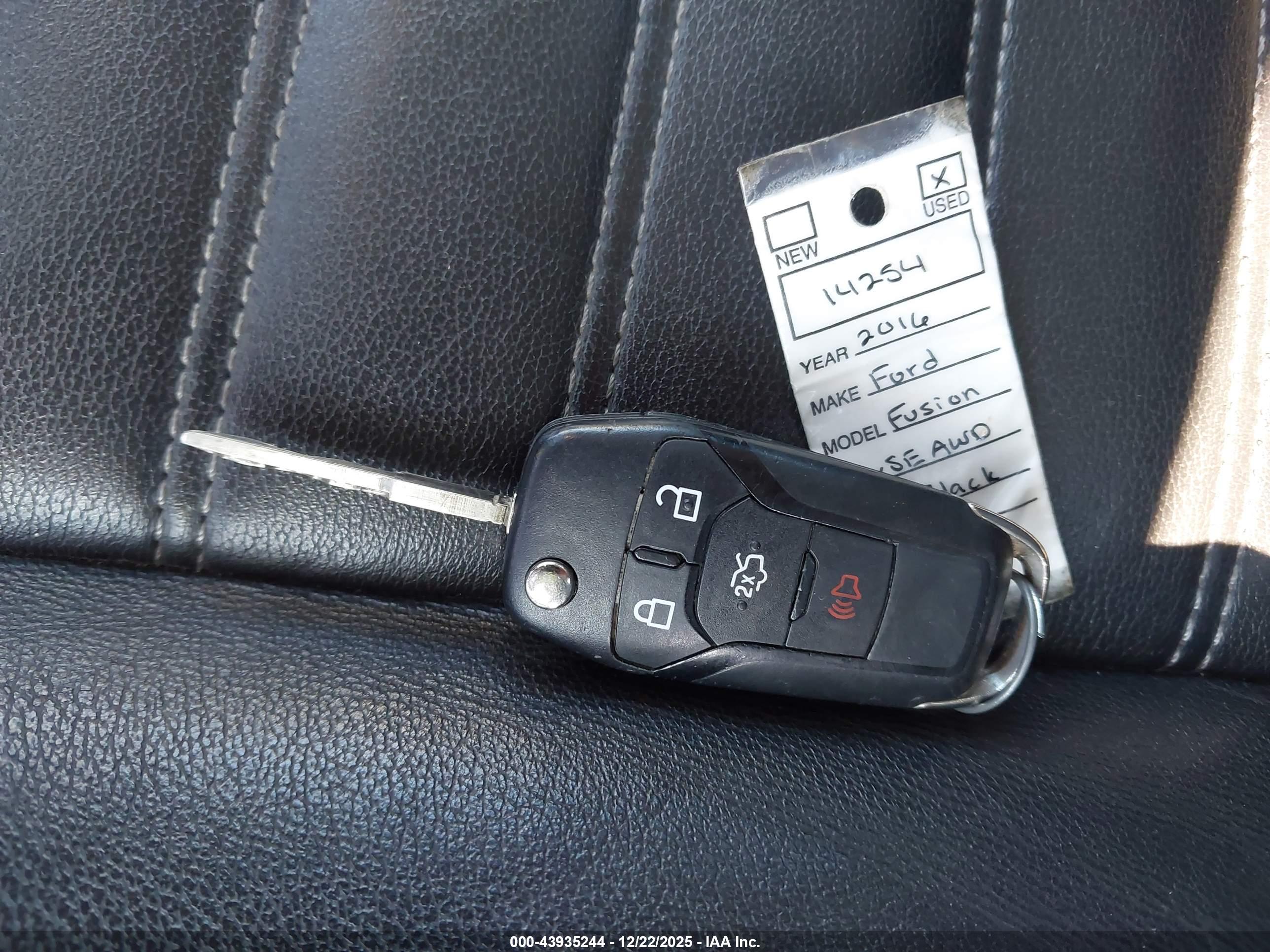 FORD FUSION image 11