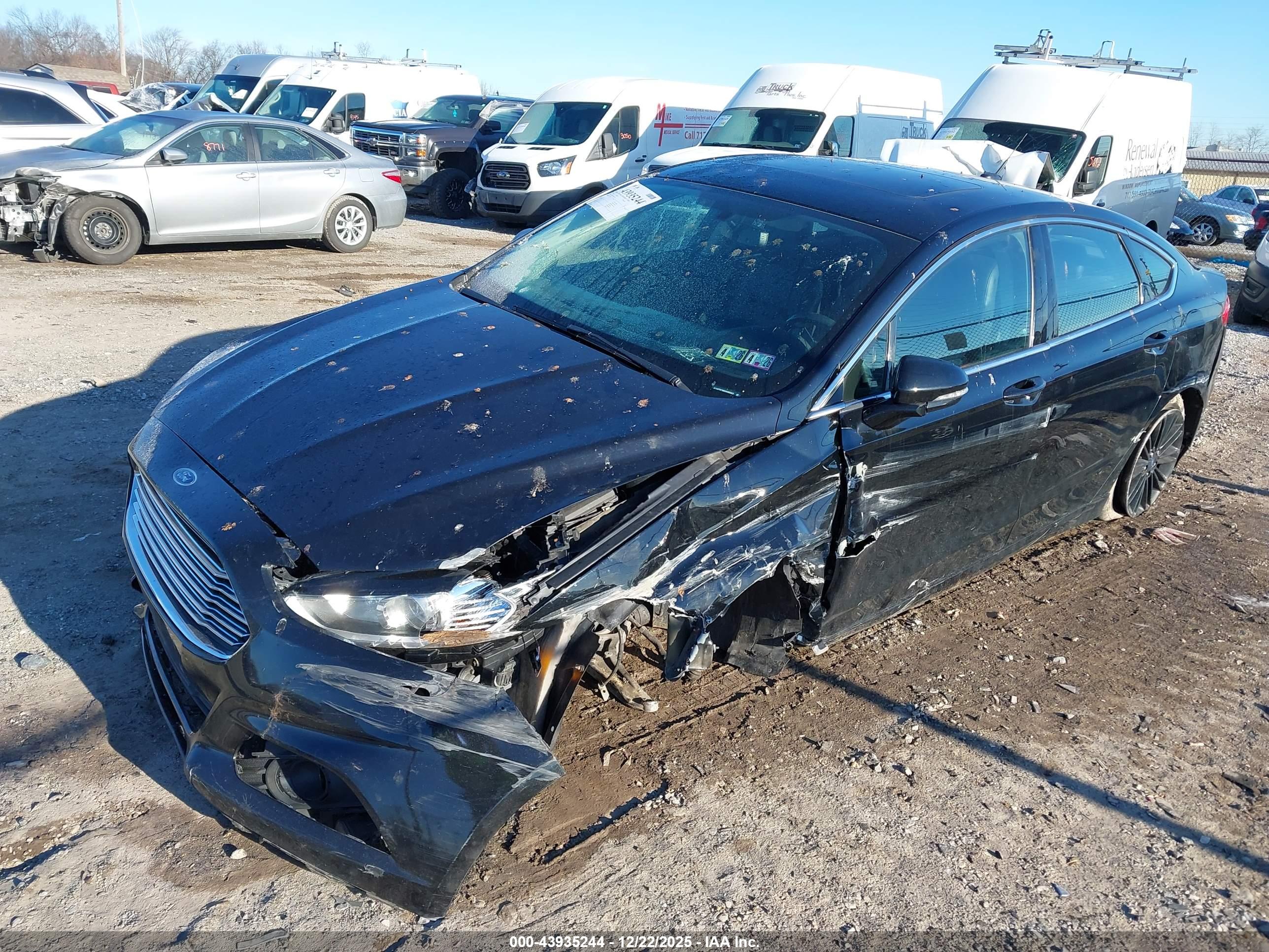 FORD FUSION image 2