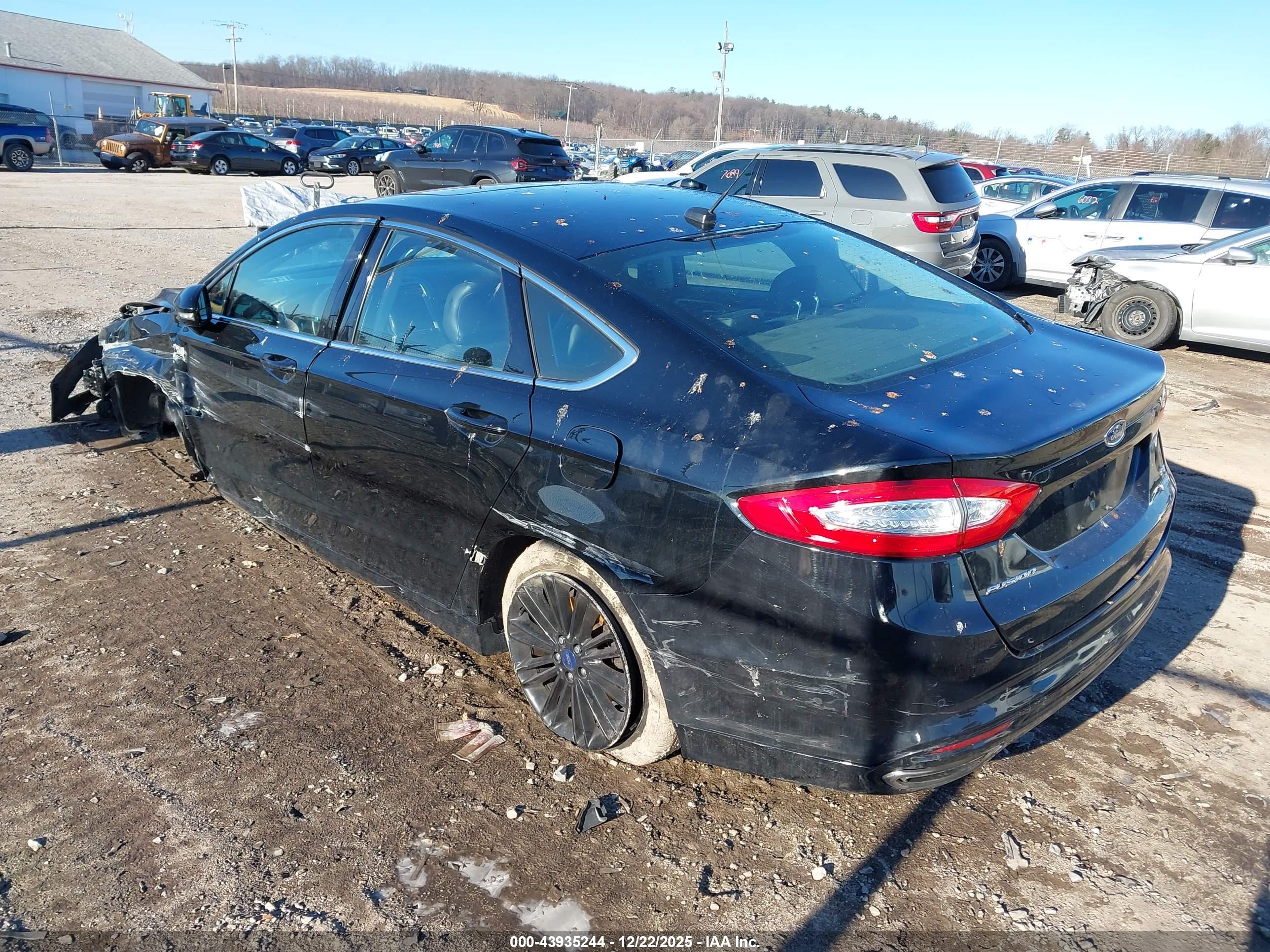 FORD FUSION image 3