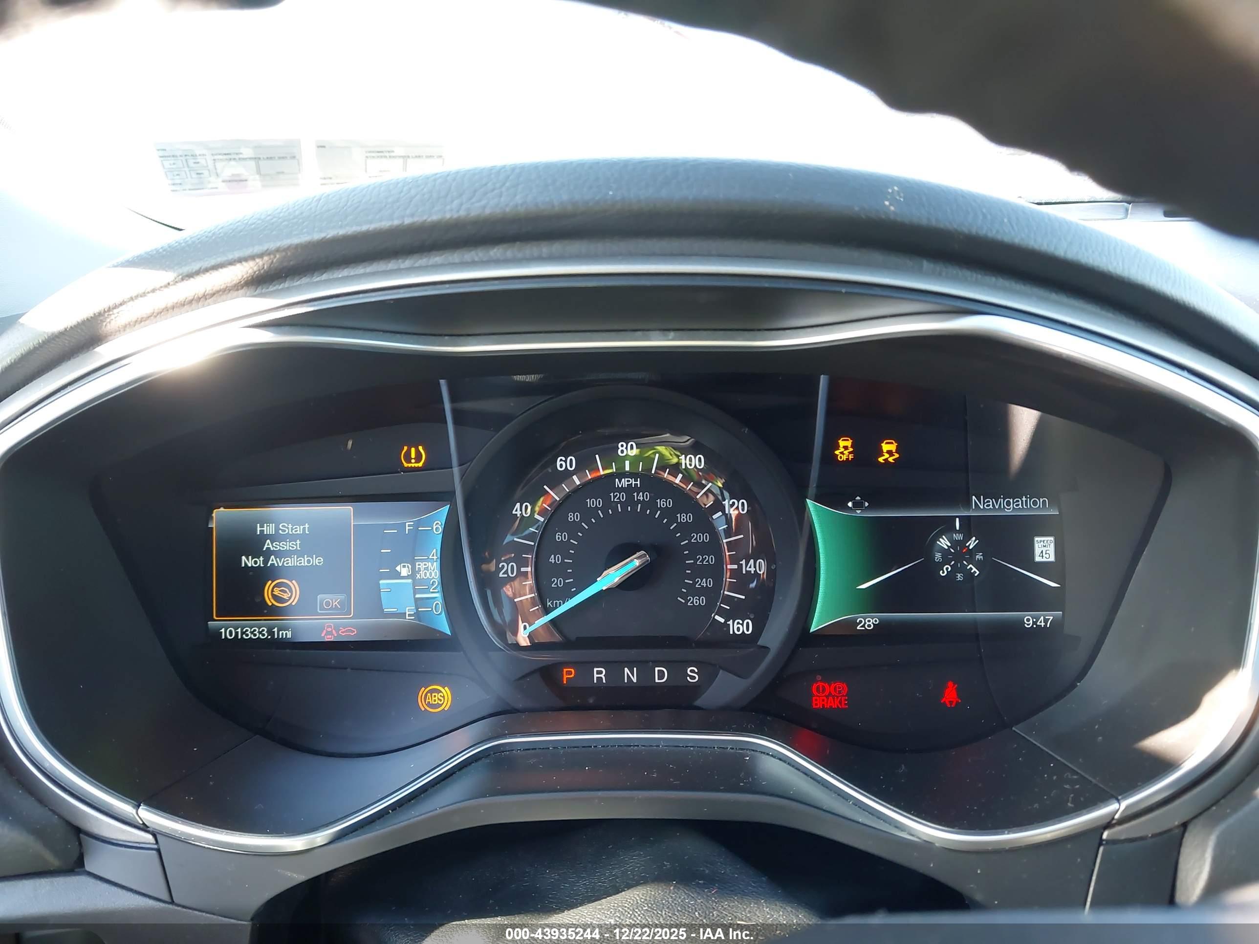 FORD FUSION image 7
