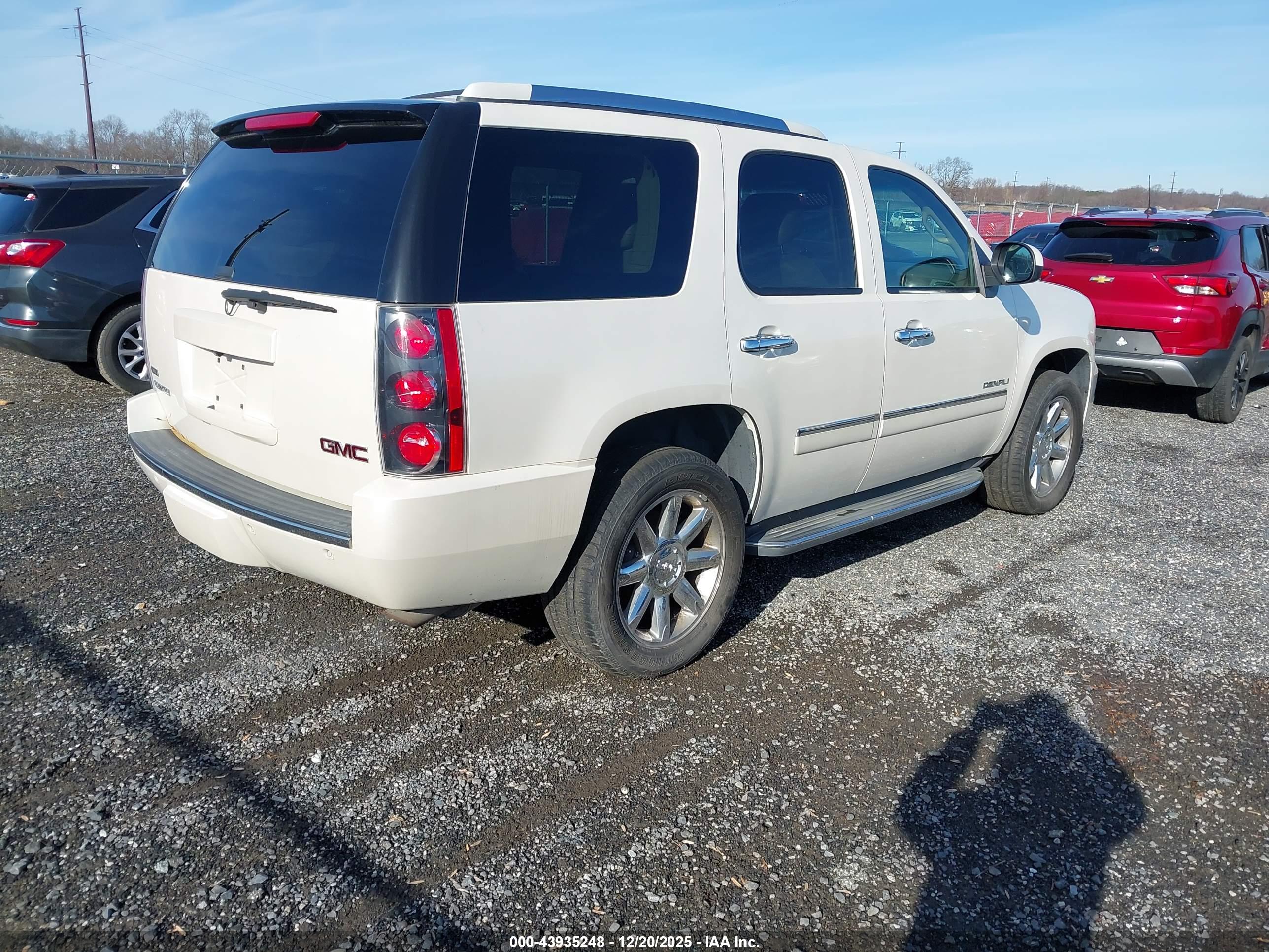 GMC YUKON image 4