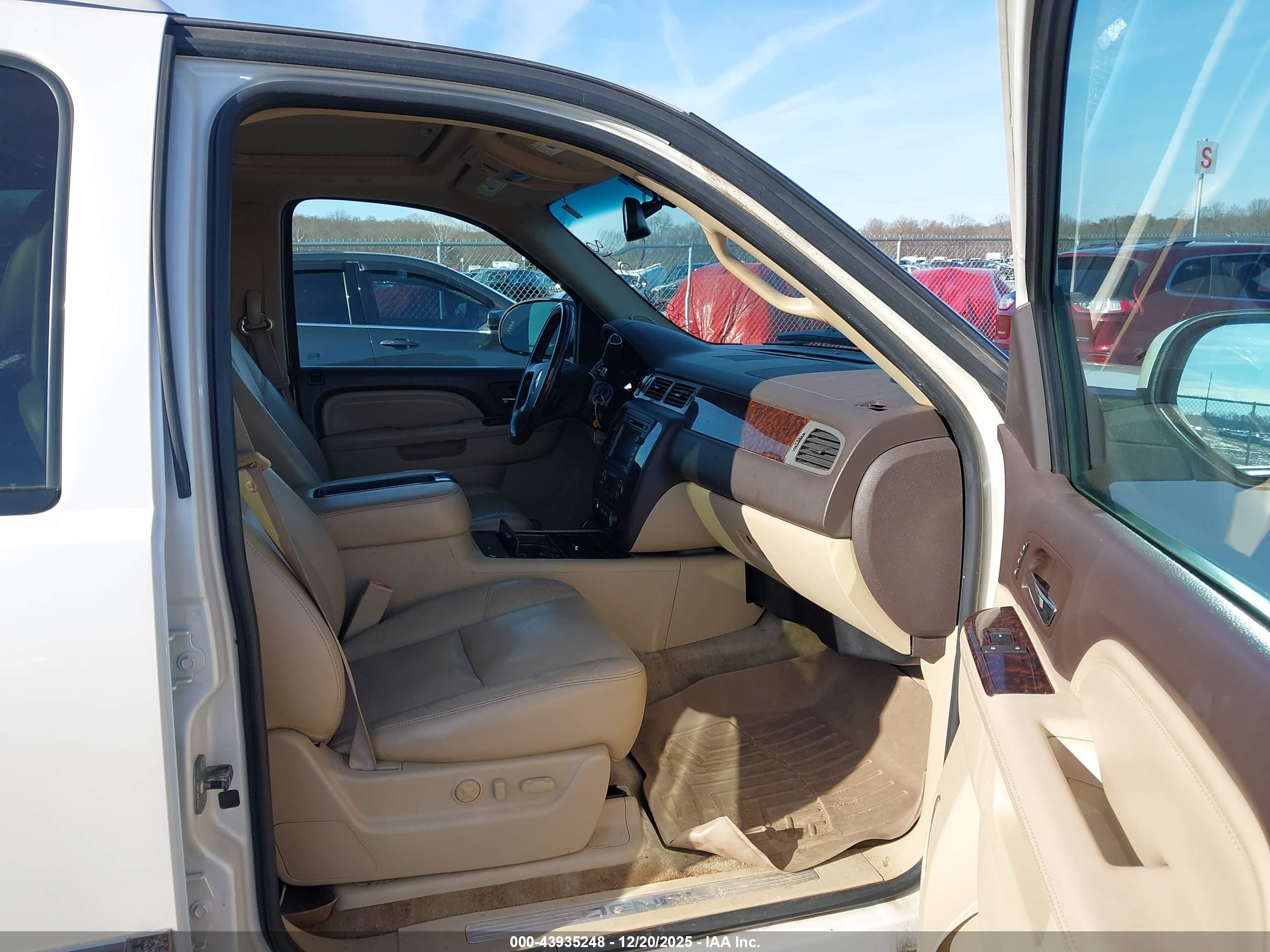 GMC YUKON image 5
