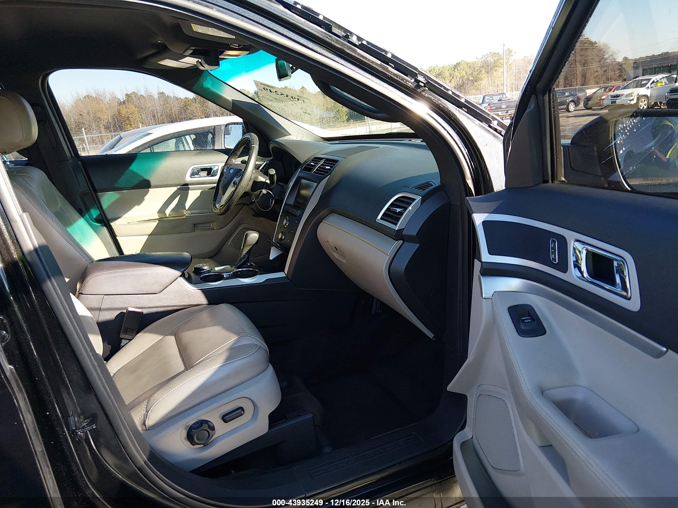 FORD EXPLORER image 5