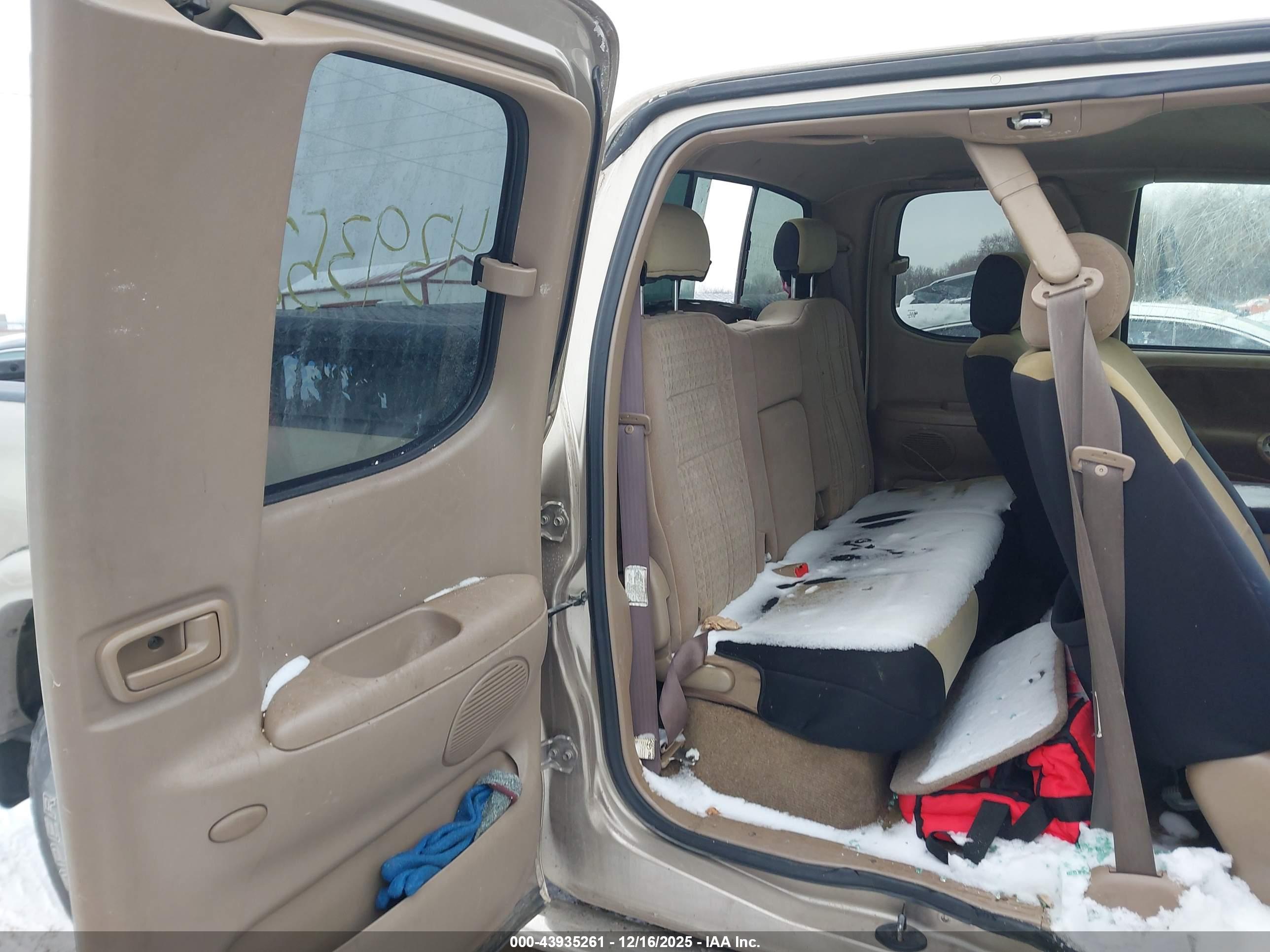 TOYOTA TUNDRA image 8