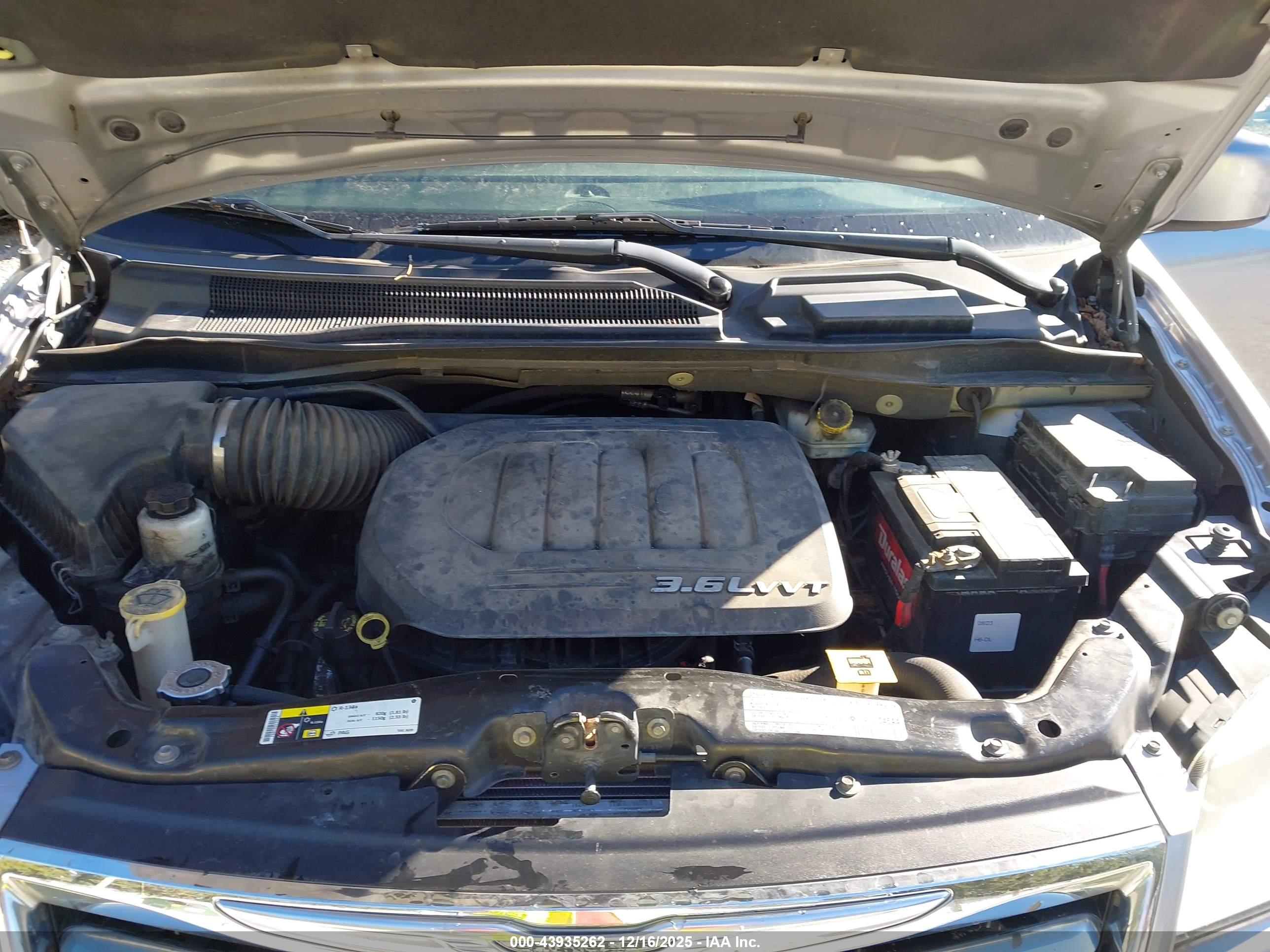 CHRYSLER TOWN image 10