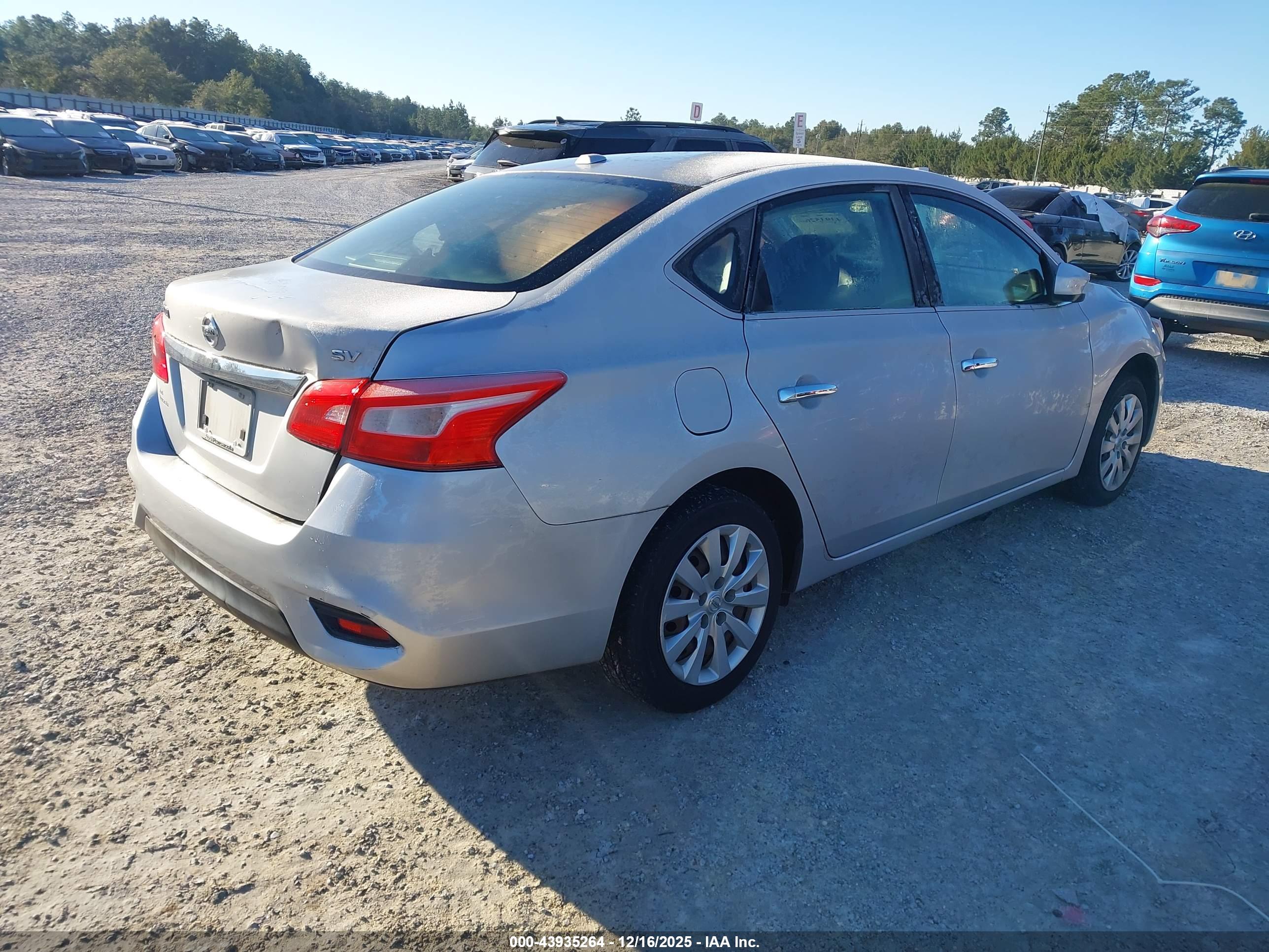 NISSAN SENTRA image 4