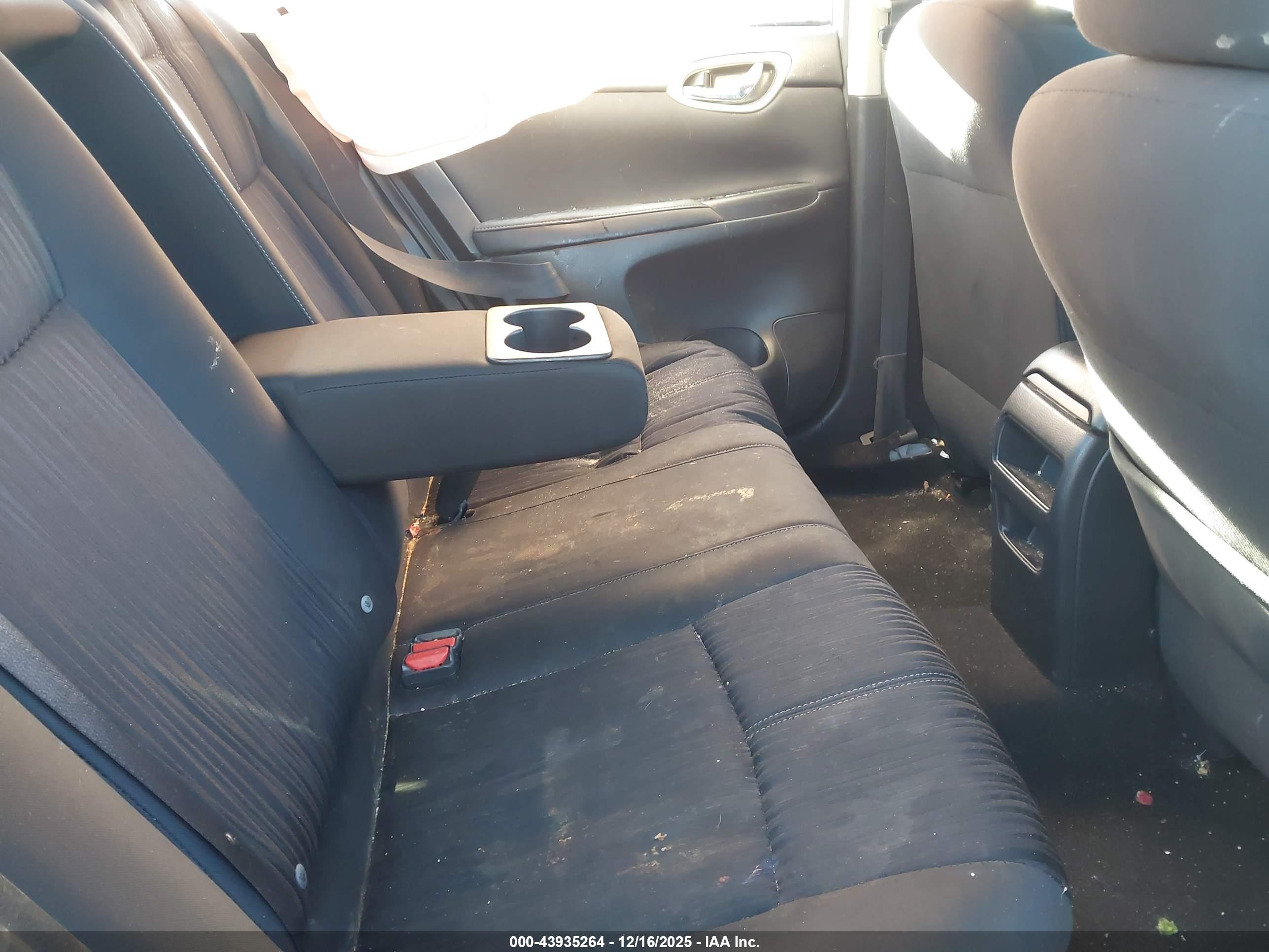 NISSAN SENTRA image 8