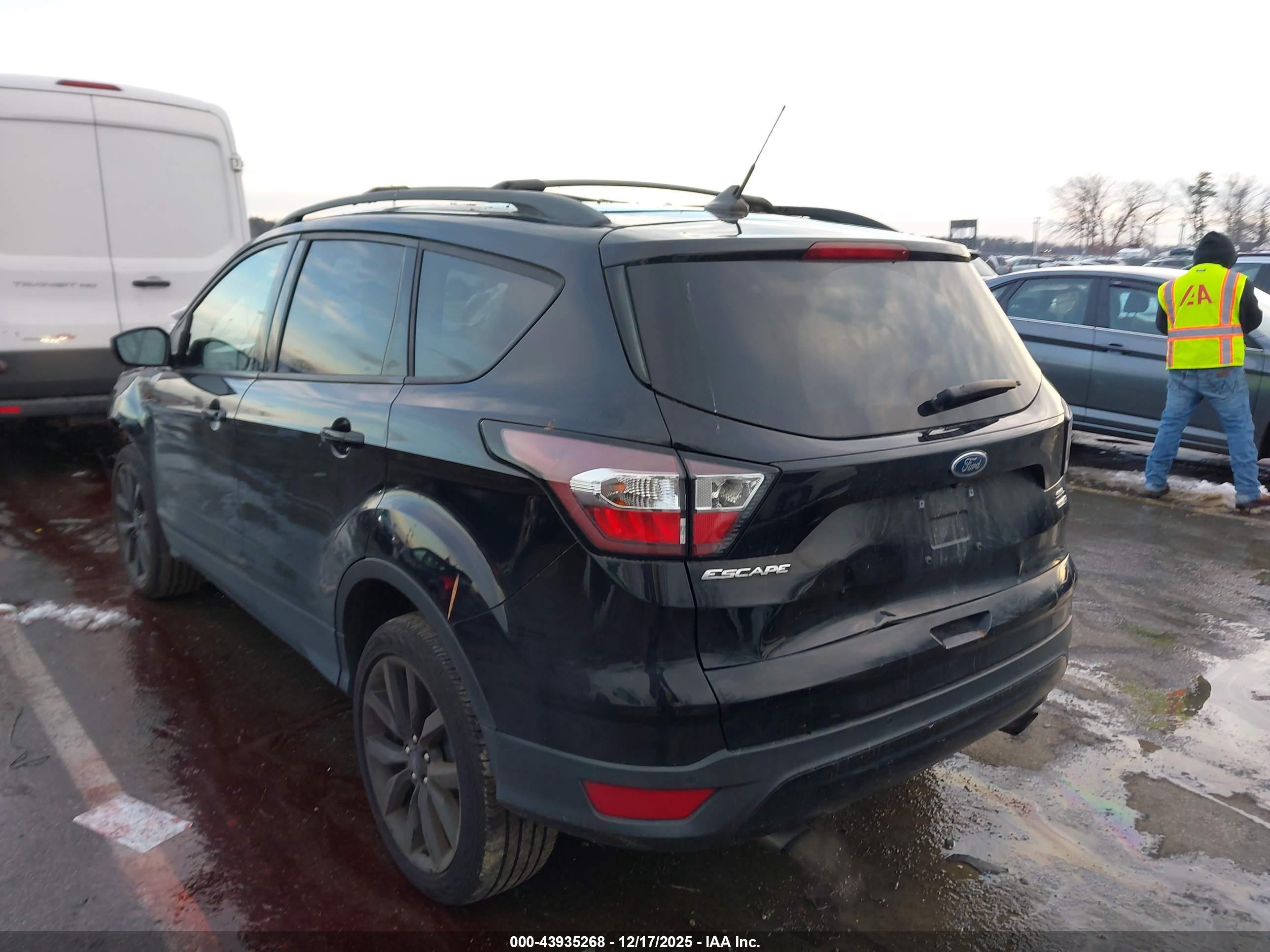 FORD ESCAPE image 3