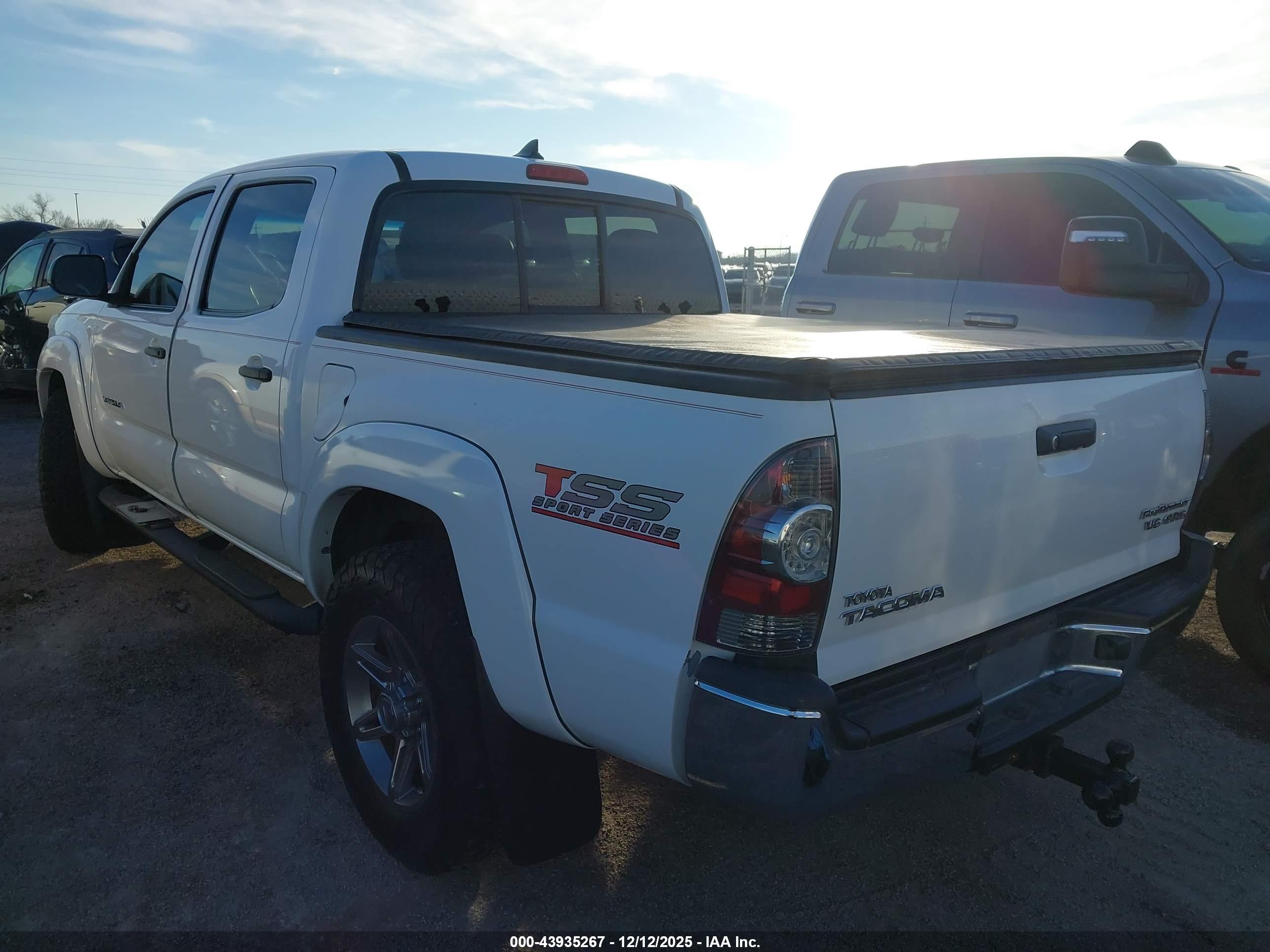 TOYOTA TACOMA image 3