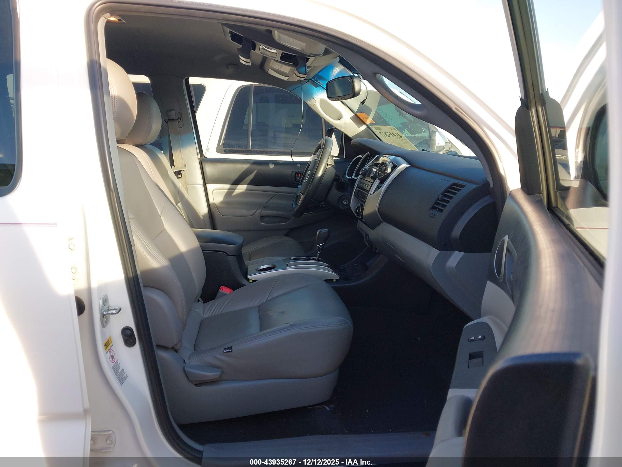TOYOTA TACOMA image 5