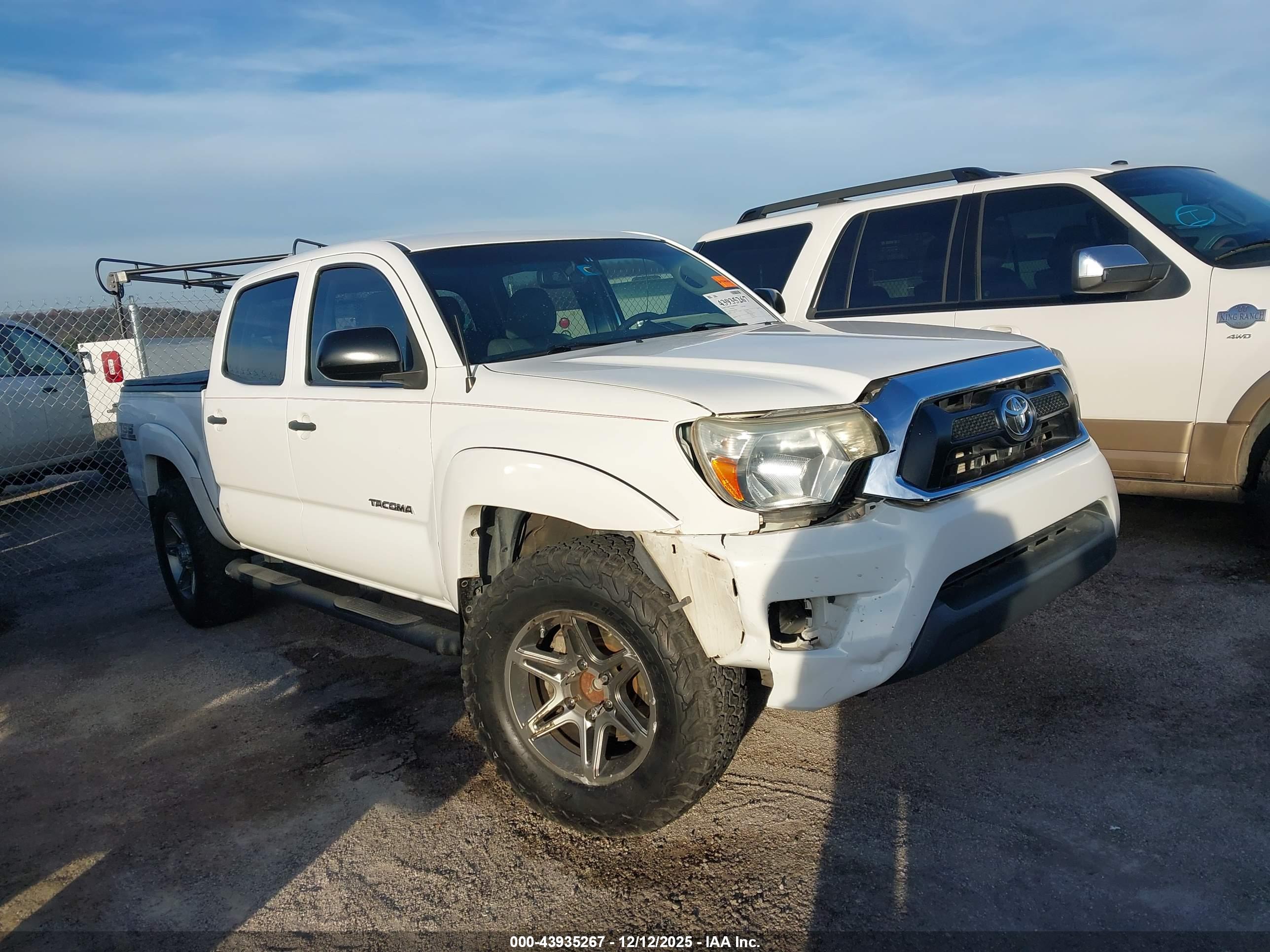 TOYOTA TACOMA image 6