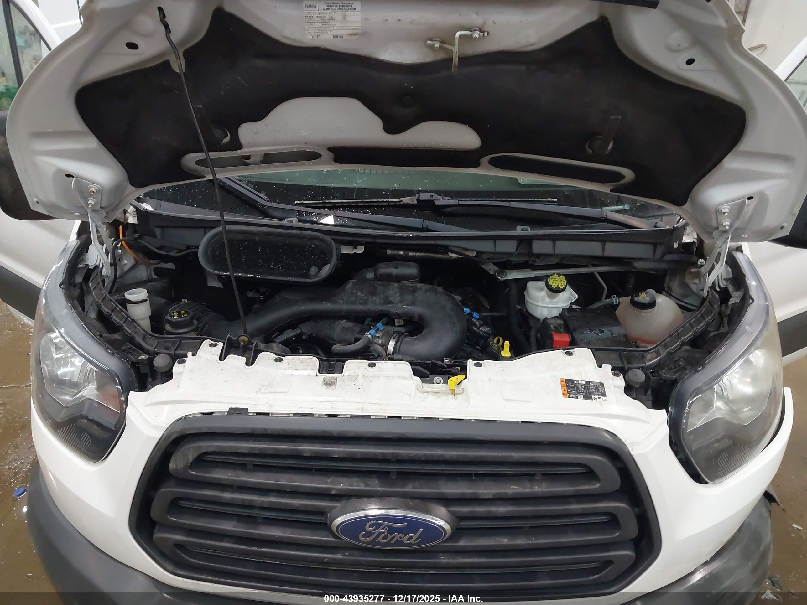 FORD TRANSIT image 10