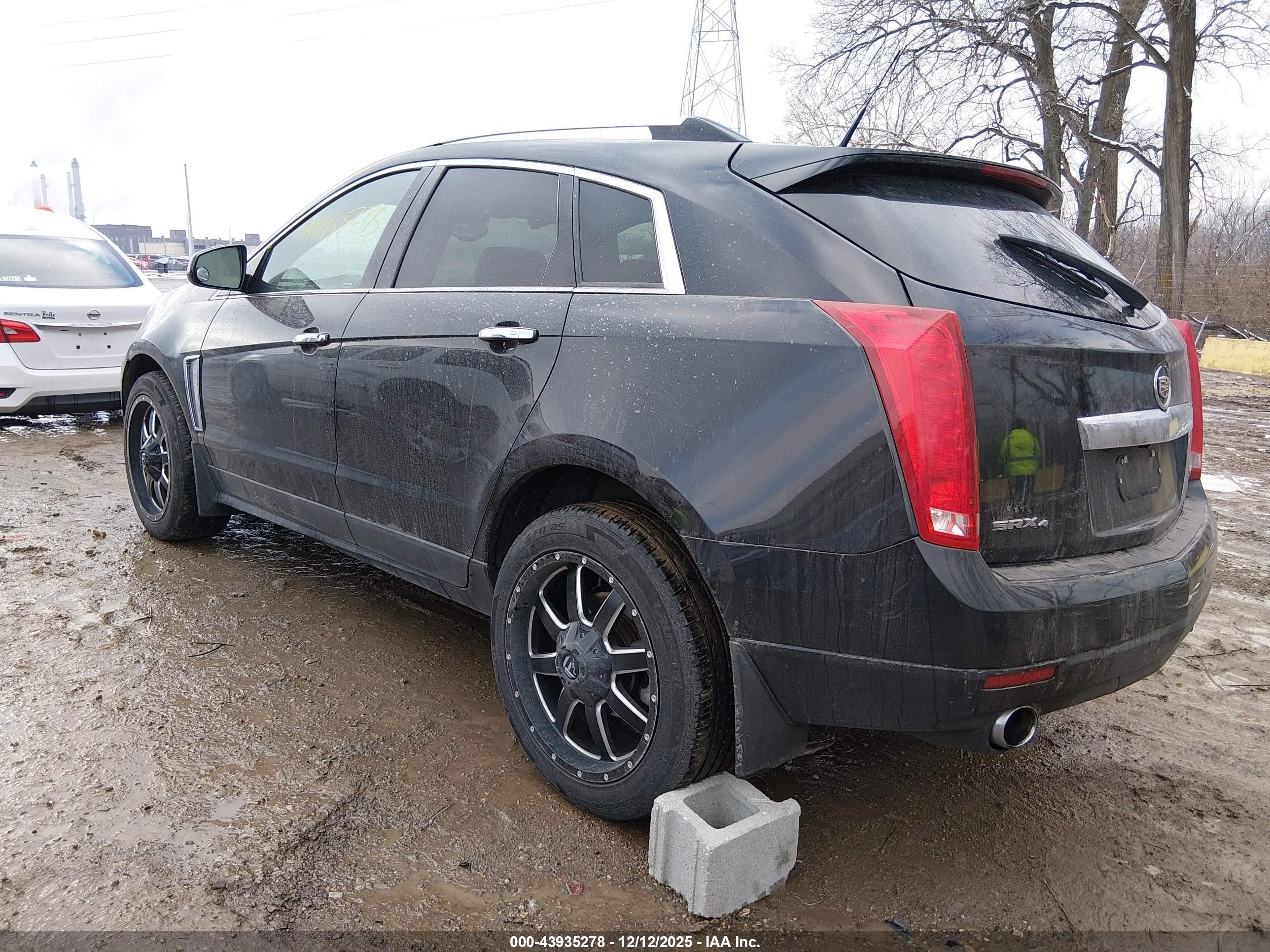 CADILLAC SRX image 3